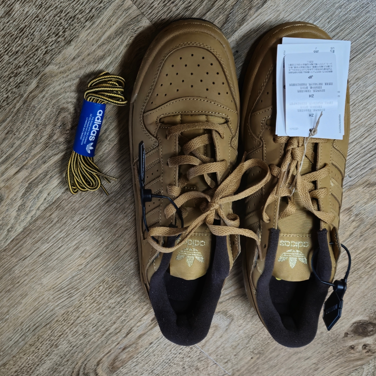 Adidas Forum Low Classic Brown 착용 스타일 - 3