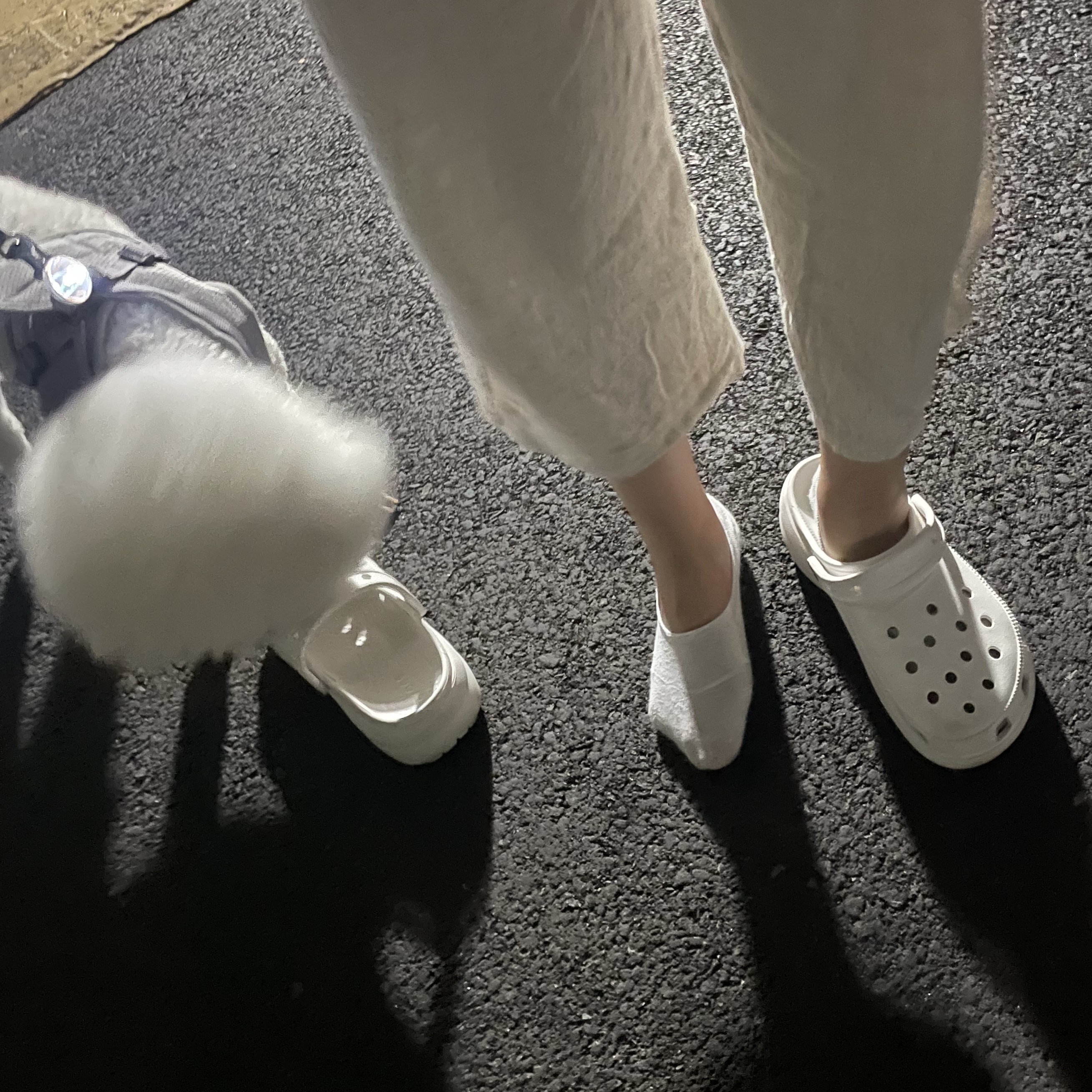 (W) Crocs Classic Platform Clog White 착용 스타일