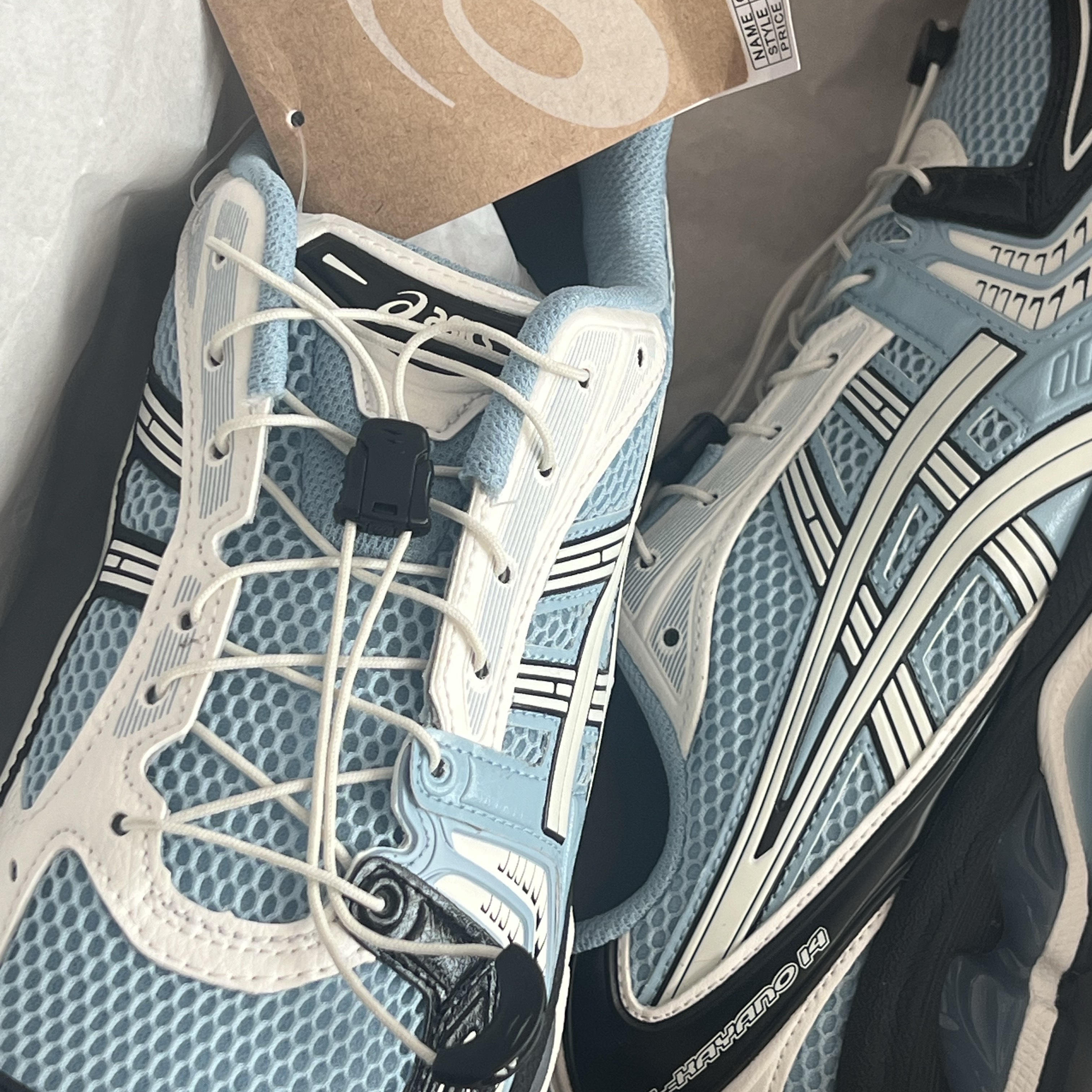 Asics Unlimited Gel-Kayano 14 Mist Cream 착용 스타일 - 1