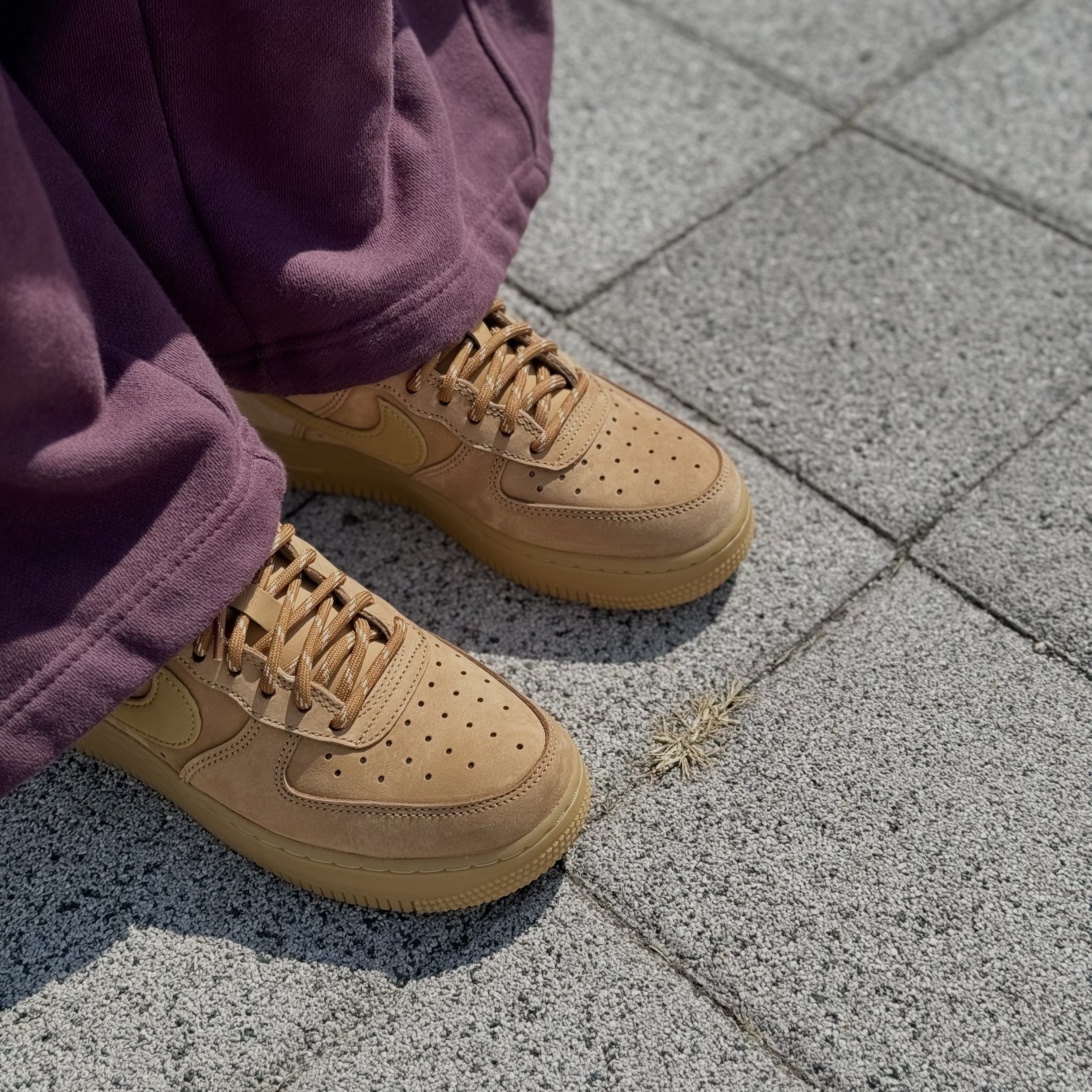 Nike Air Force 1 '07 WB Flax 착용 스타일 - 1