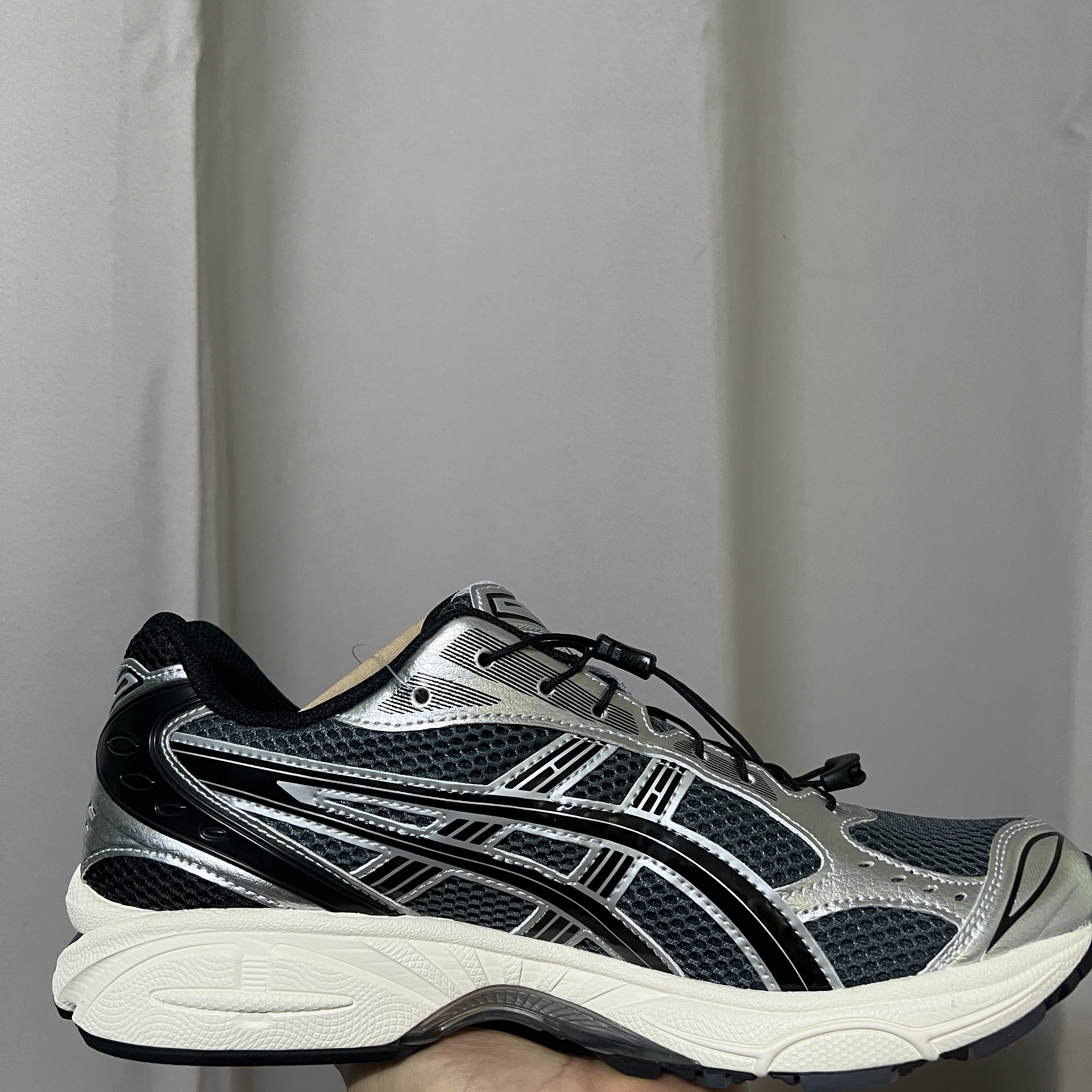 Asics Unlimited Gel-Kayano 14 Carrier Grey Black 착용 스타일 - 3