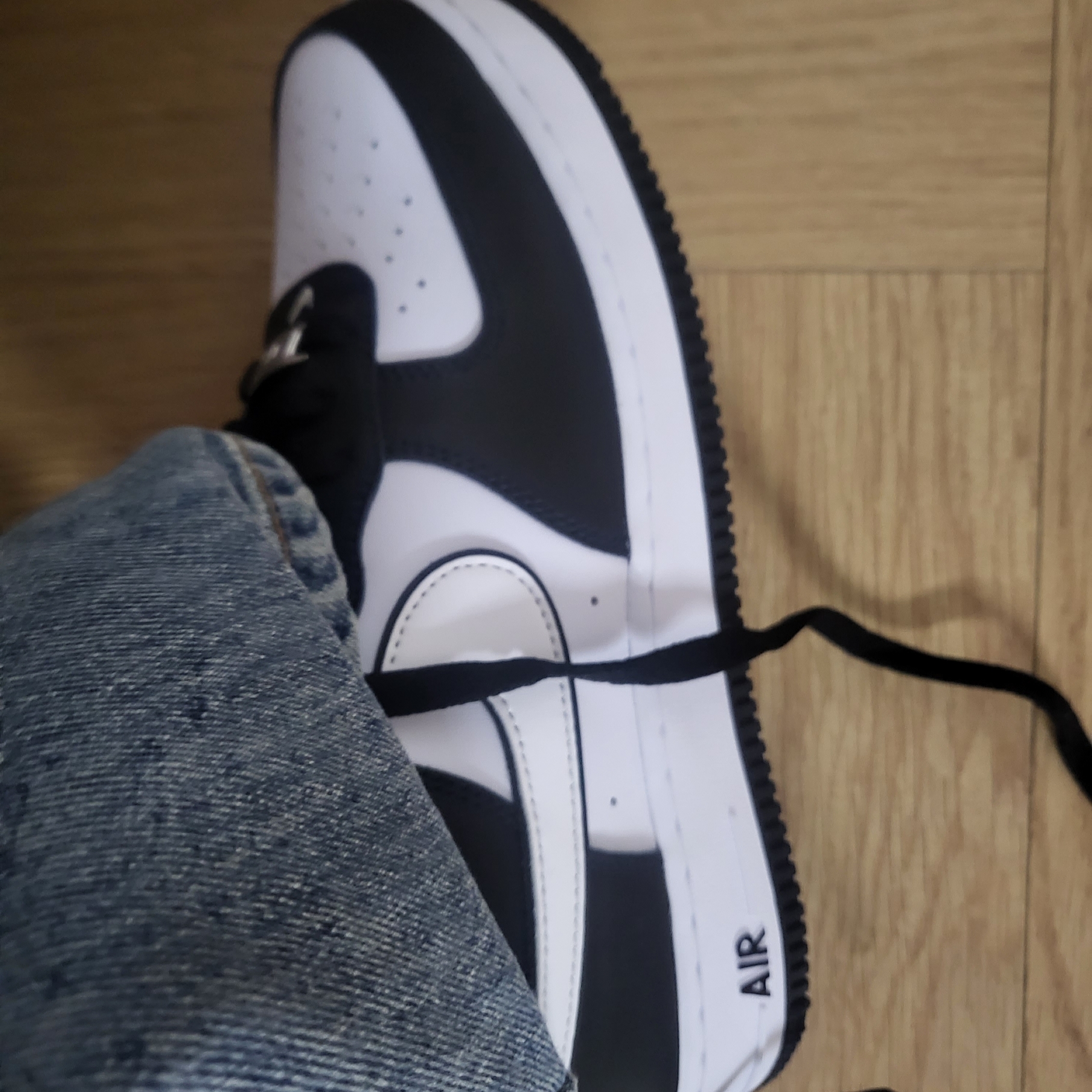 Nike Air Force 1 '07 Black White 착용 스타일 - 2