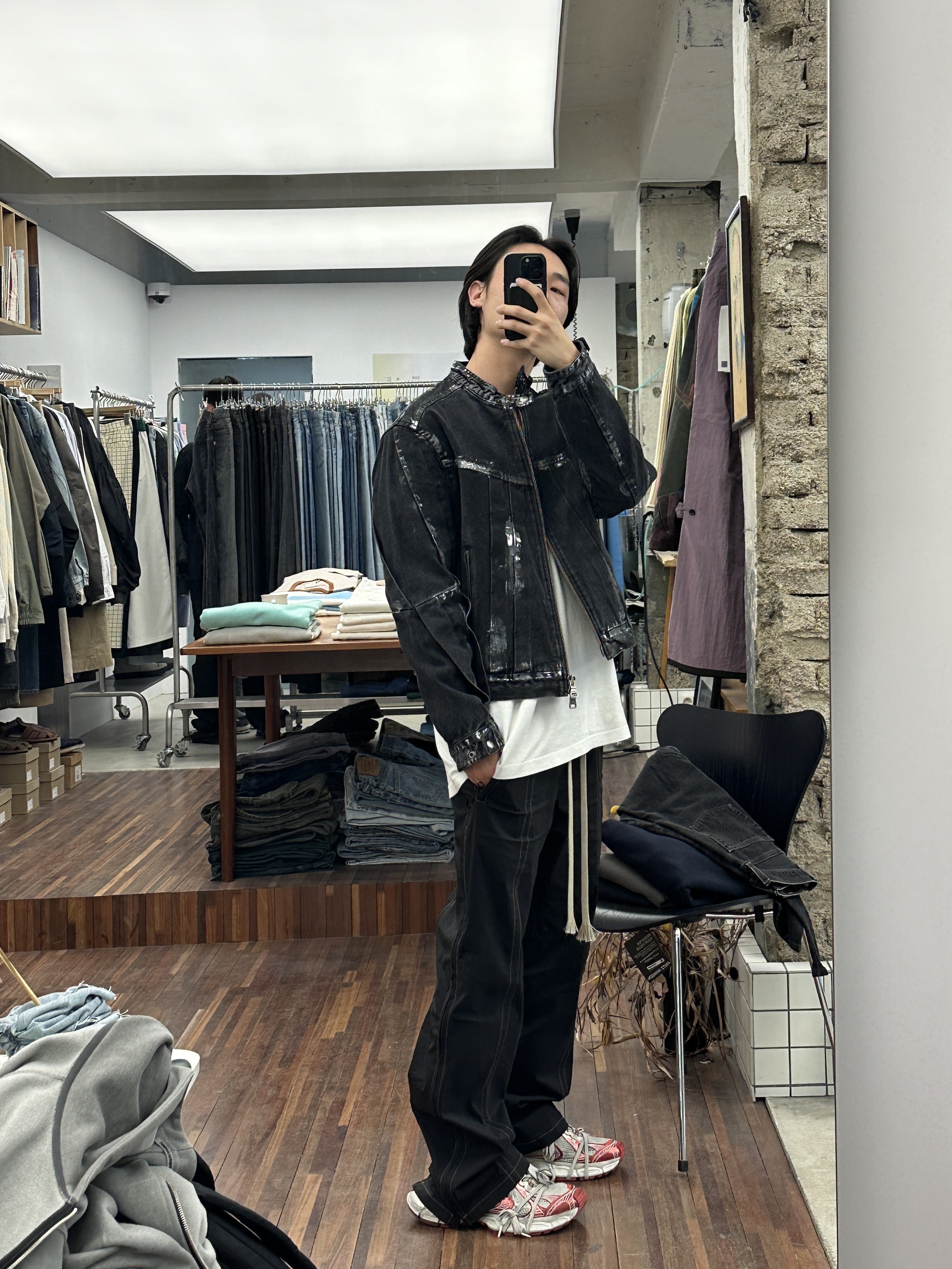 Balenciaga 3XL Sneakers White Red, Permanent Archive Zipper Wave Pants Black 착용 스타일