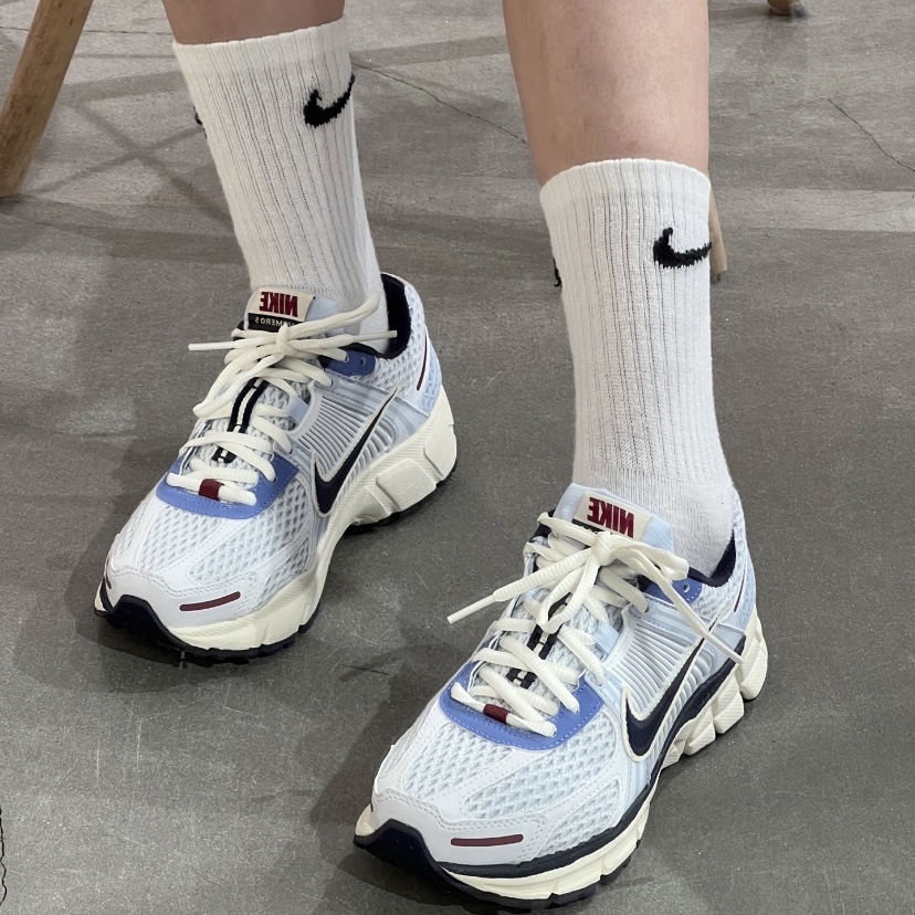 (W) Nike Zoom Vomero 5 Blue Tint Purple Ink 착용 스타일