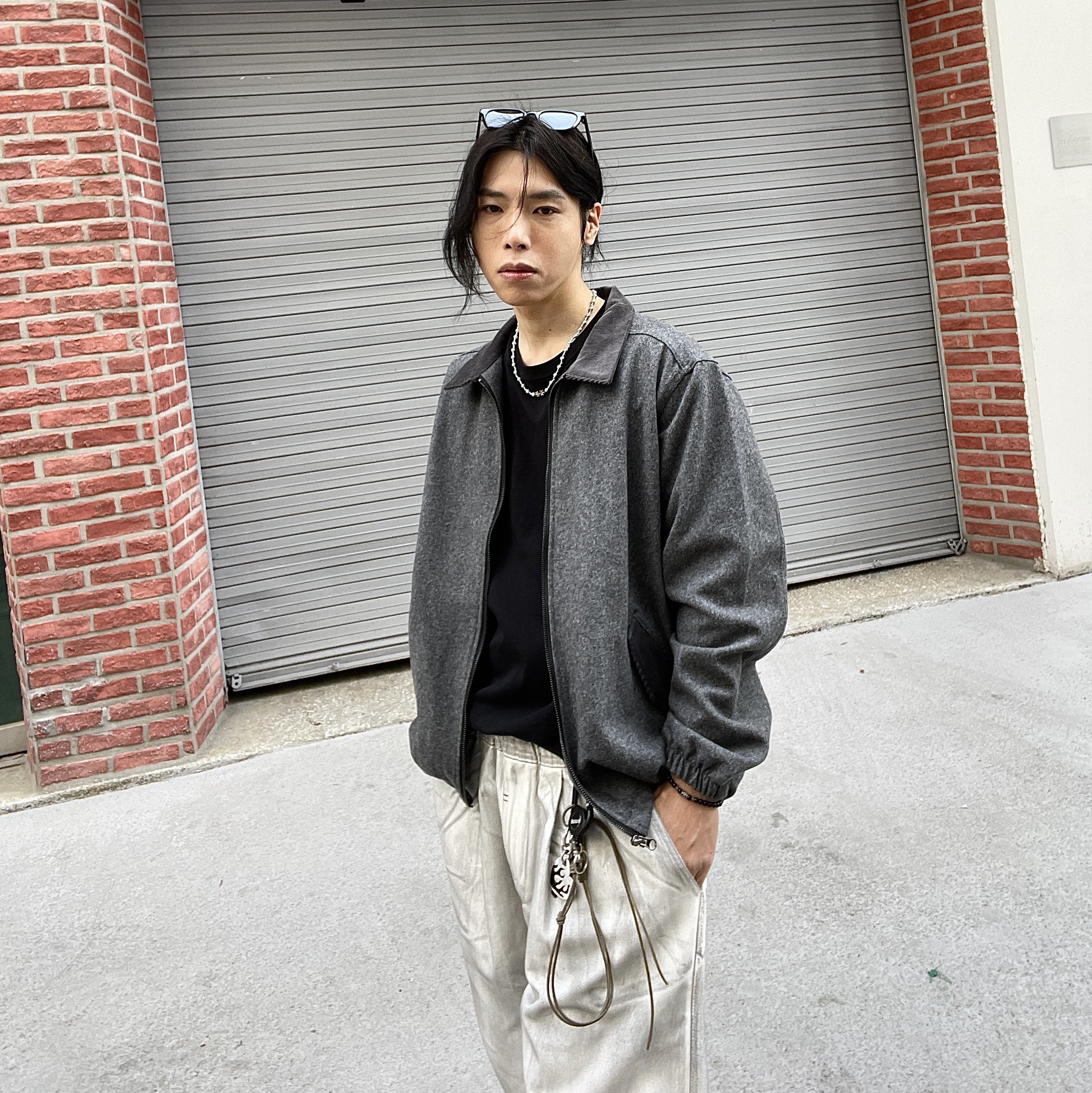 Gentle Monster x Maison Margiela MM007 Black Black, Our Legacy Ladon Leather Keychain Olive 착용 스타일 - 5