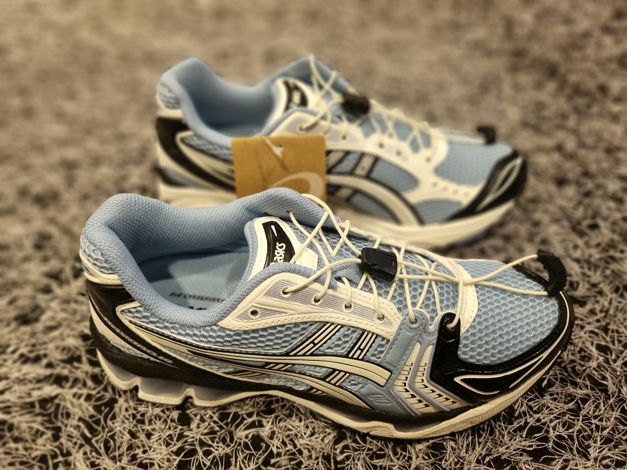 Asics Unlimited Gel-Kayano 14 Mist Cream 착용 스타일 - 5