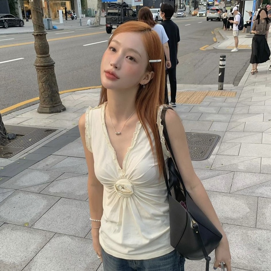 DNINI Lettering Barrettes White 착용 스타일 - 3