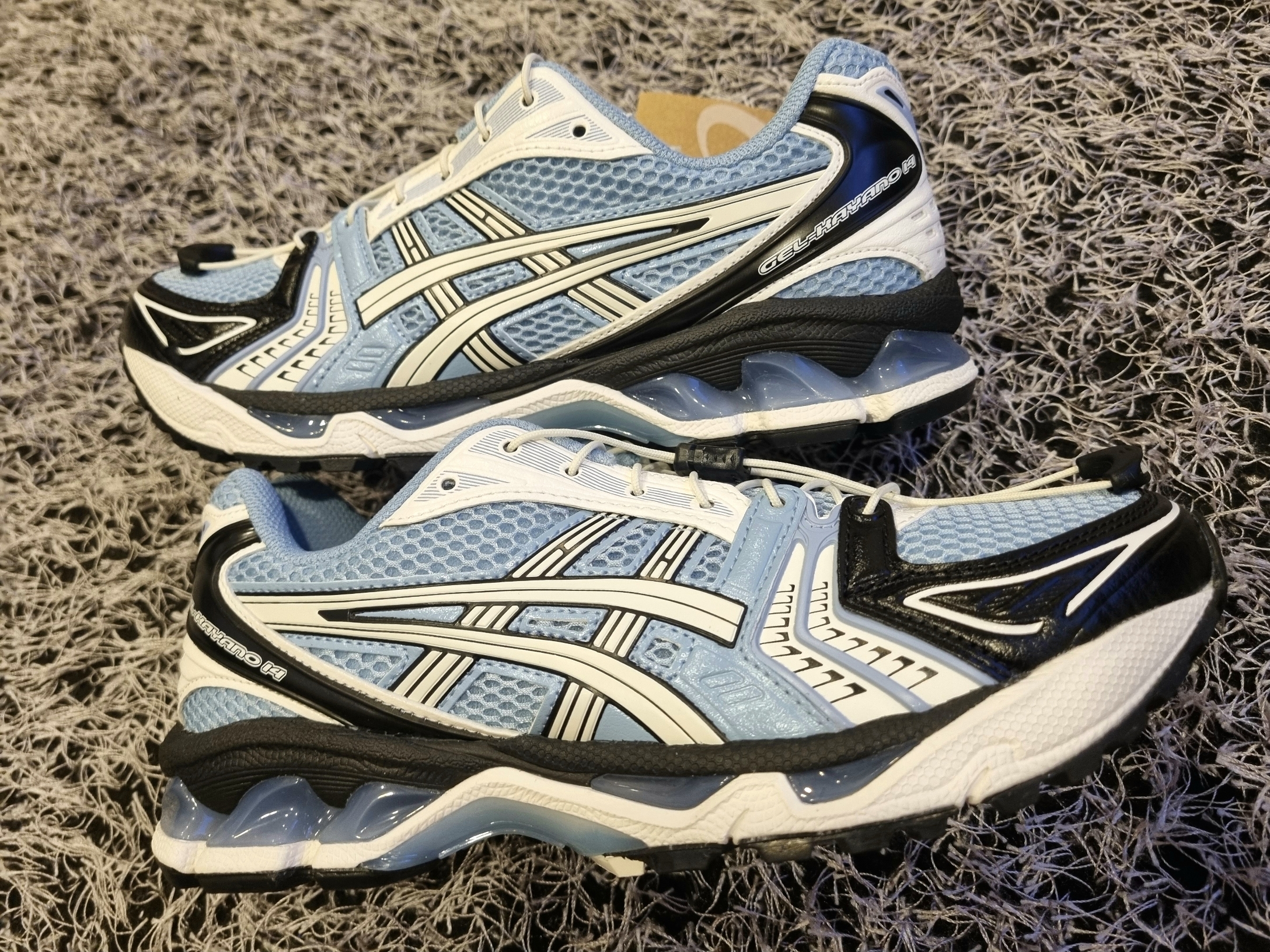 Asics Unlimited Gel-Kayano 14 Mist Cream 착용 스타일 - 2