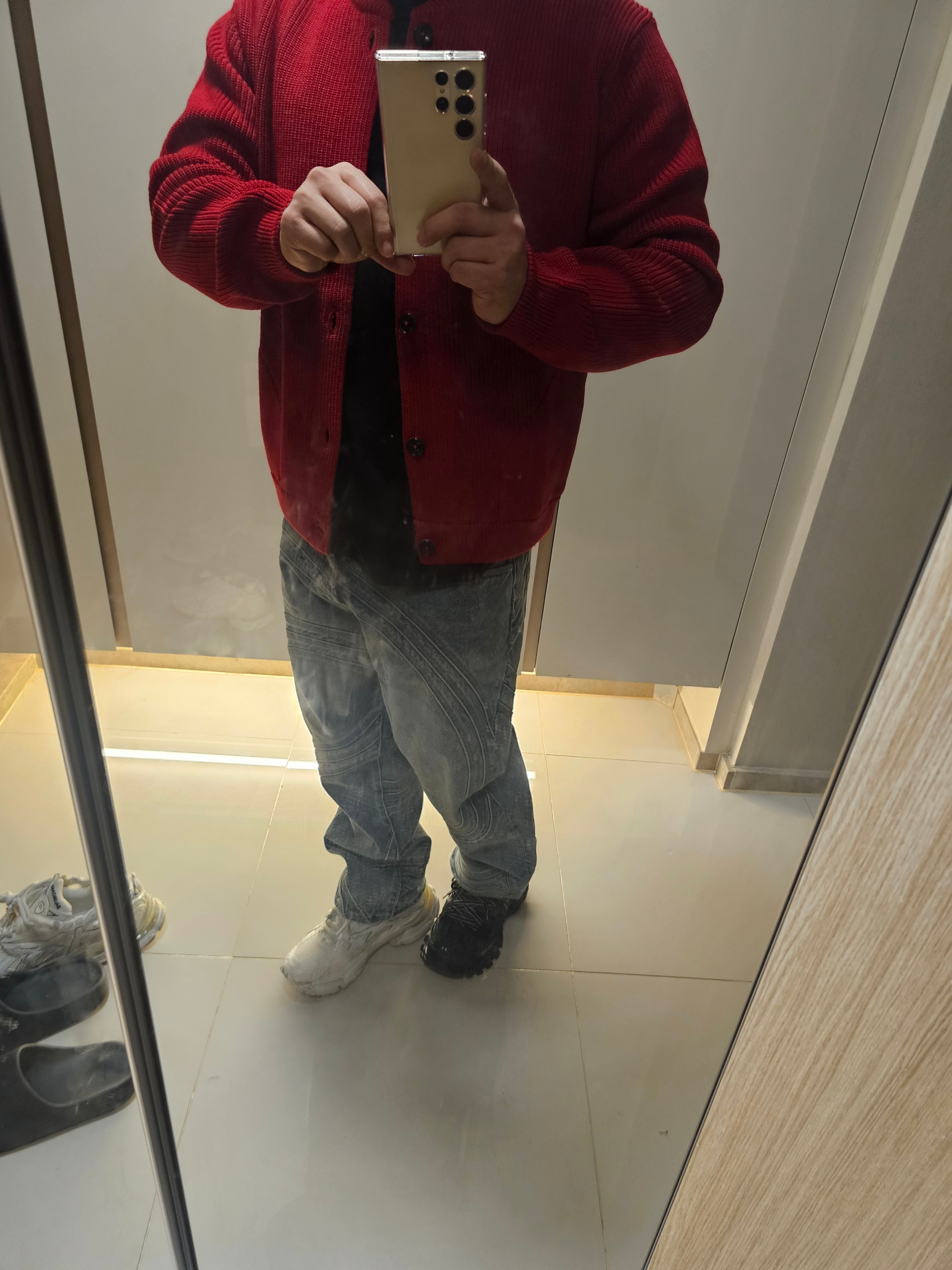 Supreme S Logo Loose Fit Jean Washed Blue - 24SS, Wooyoungmi Flower Print Back Logo T-Shirt Black - 23FW 착용 스타일