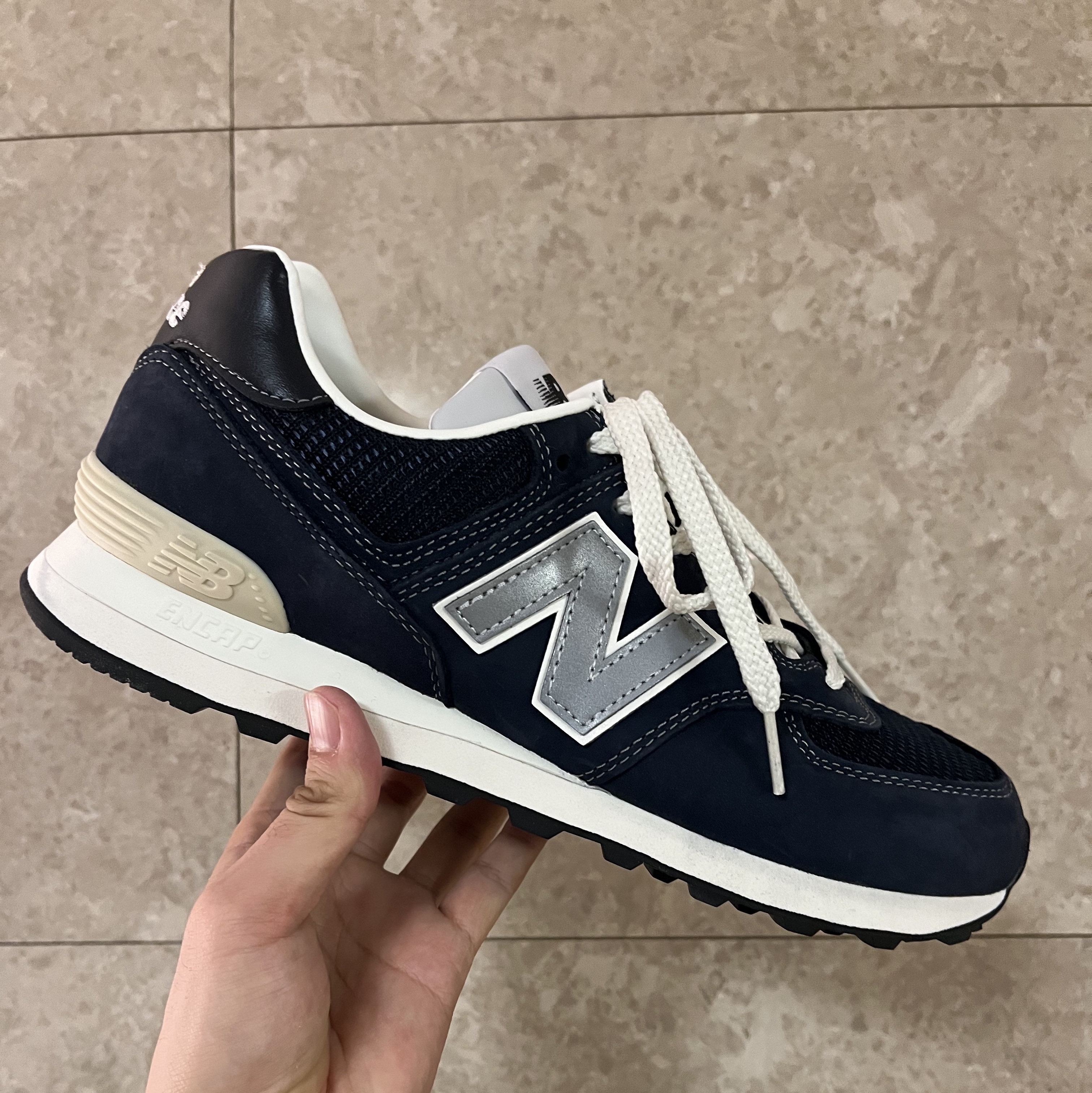 New Balance x Pottery 574 Premium Hard Navy 착용 스타일