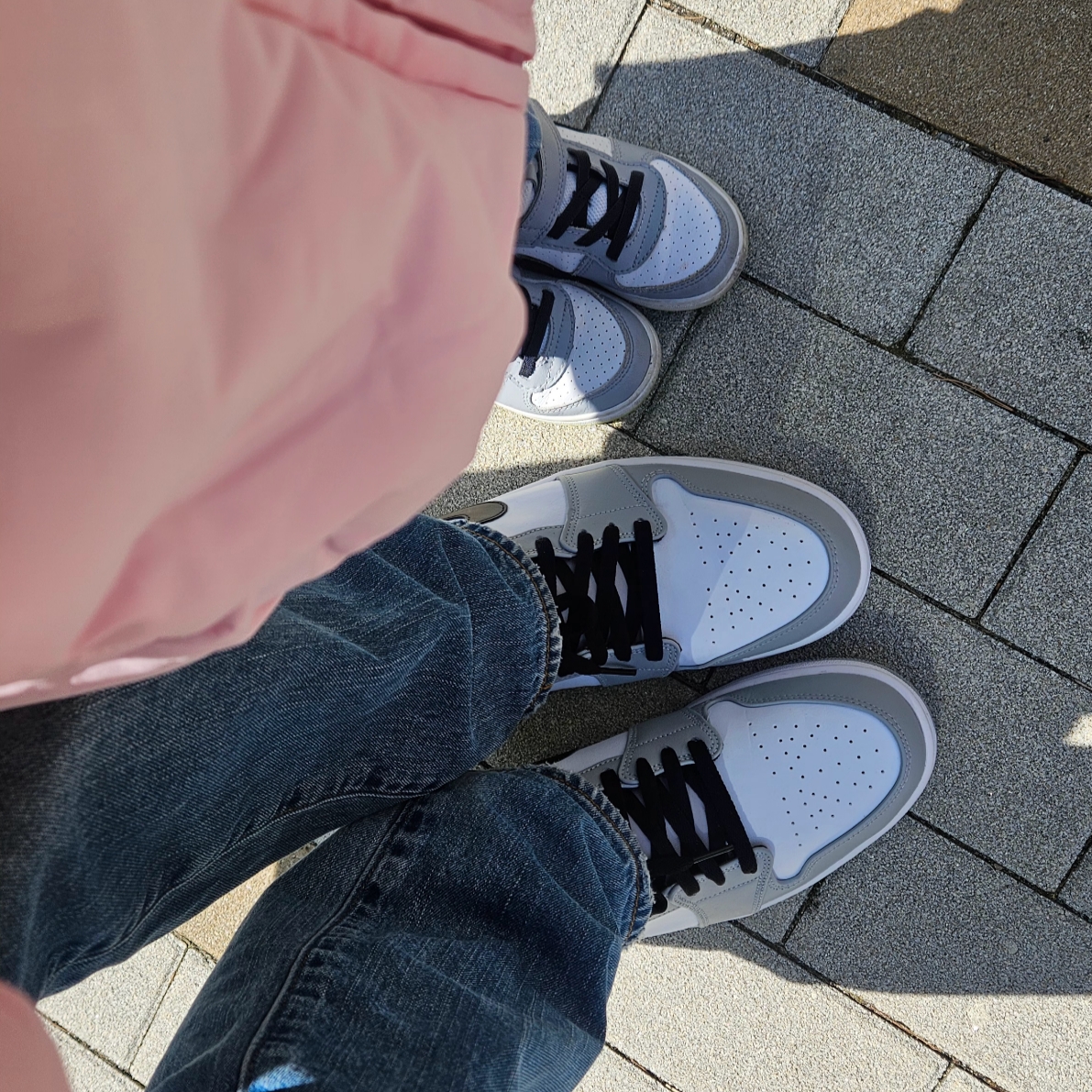 Jordan 1 Mid Light Smoke Grey 착용 스타일