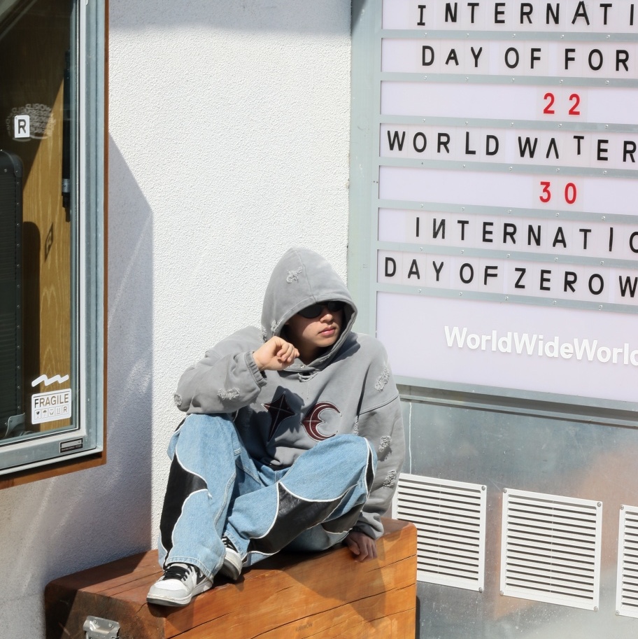 Thug Club Rock Hoodie Gray, Thug Club TC Leather Denim Pants Blue 착용 스타일