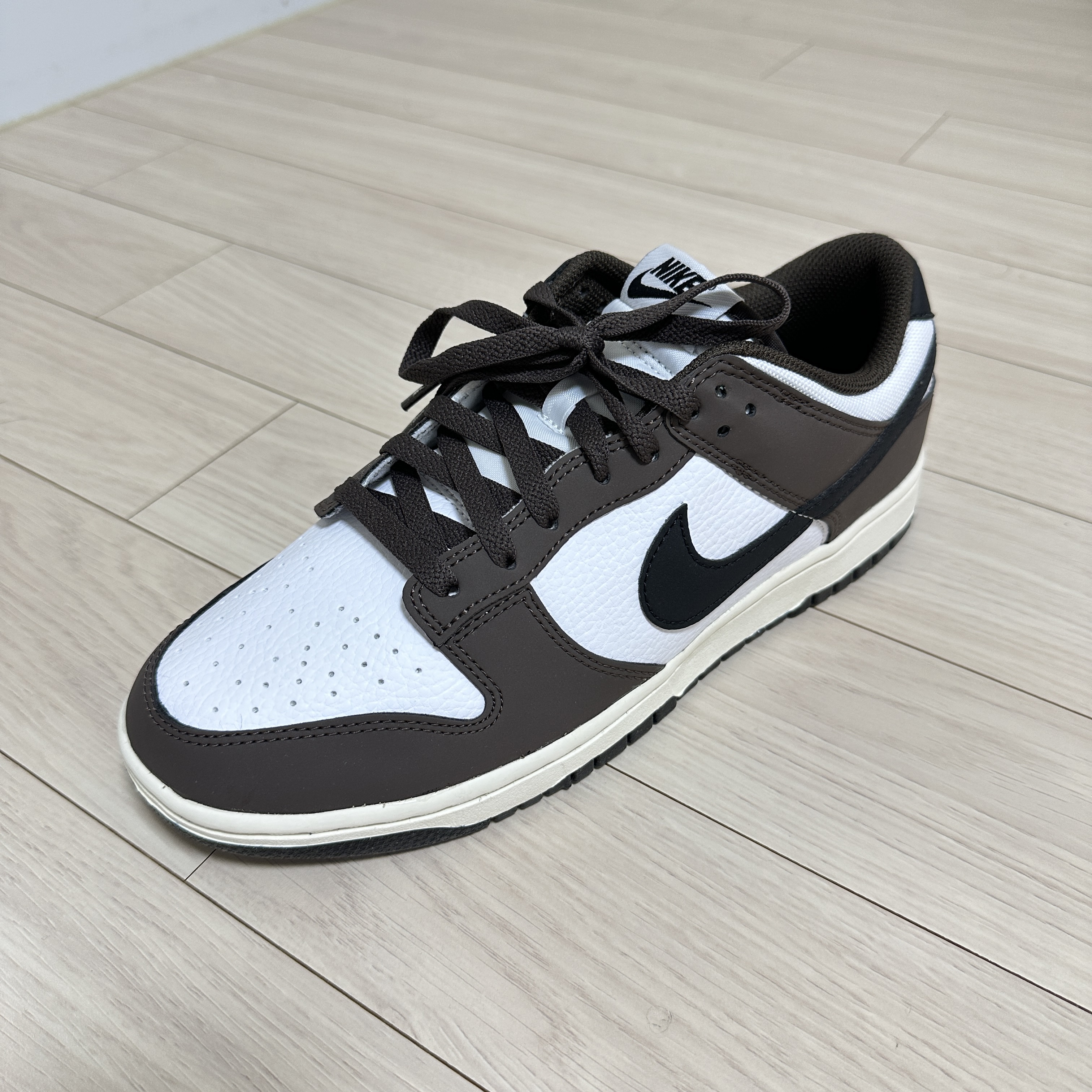 Nike Dunk Low Retro Next Nature Baroque Brown White 착용 스타일 - 1