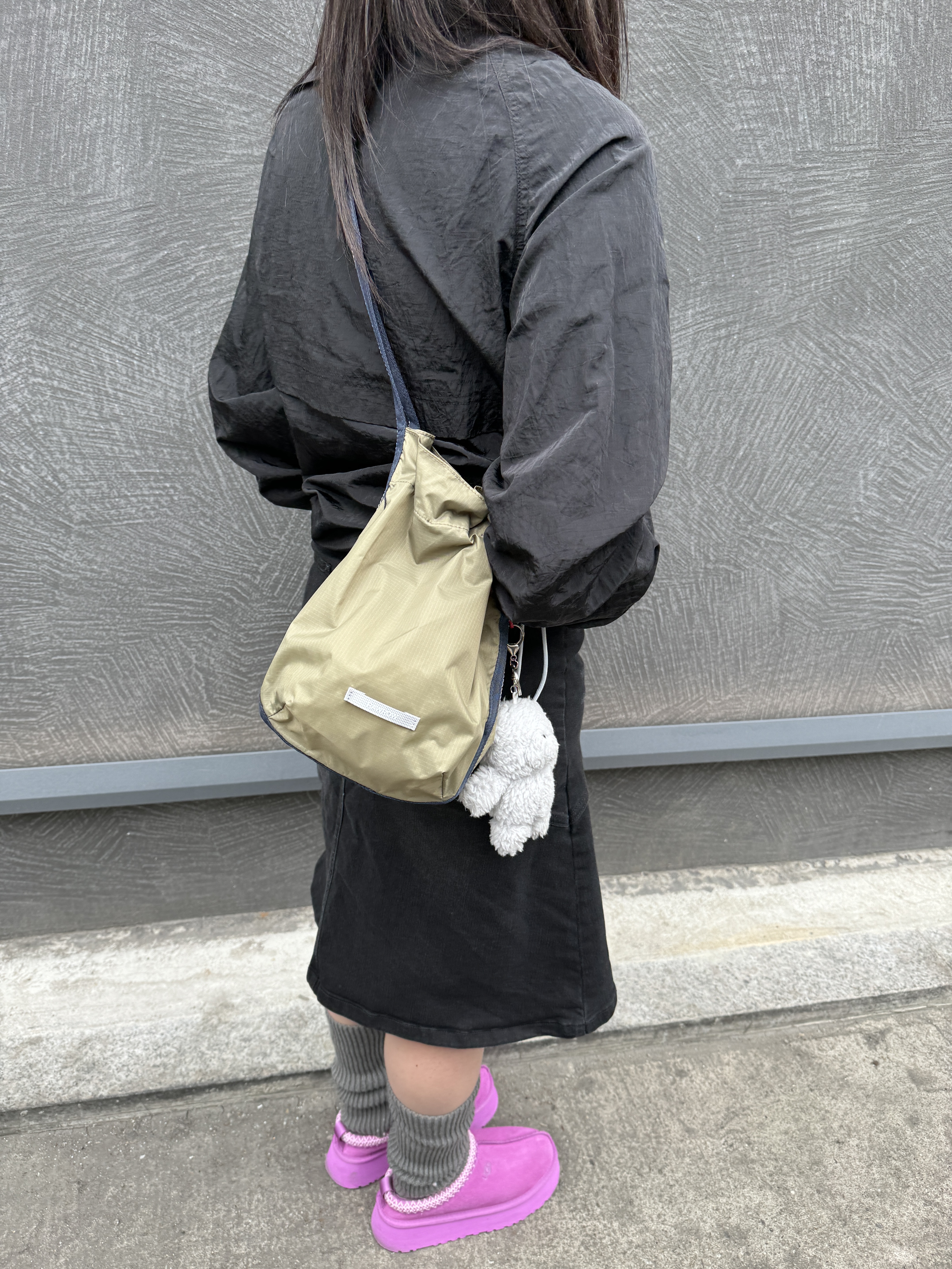 RAWROW Travel String Backpack Mini 720 Olive & Sage Blue, RAWROW Travel String Shoulder Bag S 720 Olive 착용 스타일 - 2