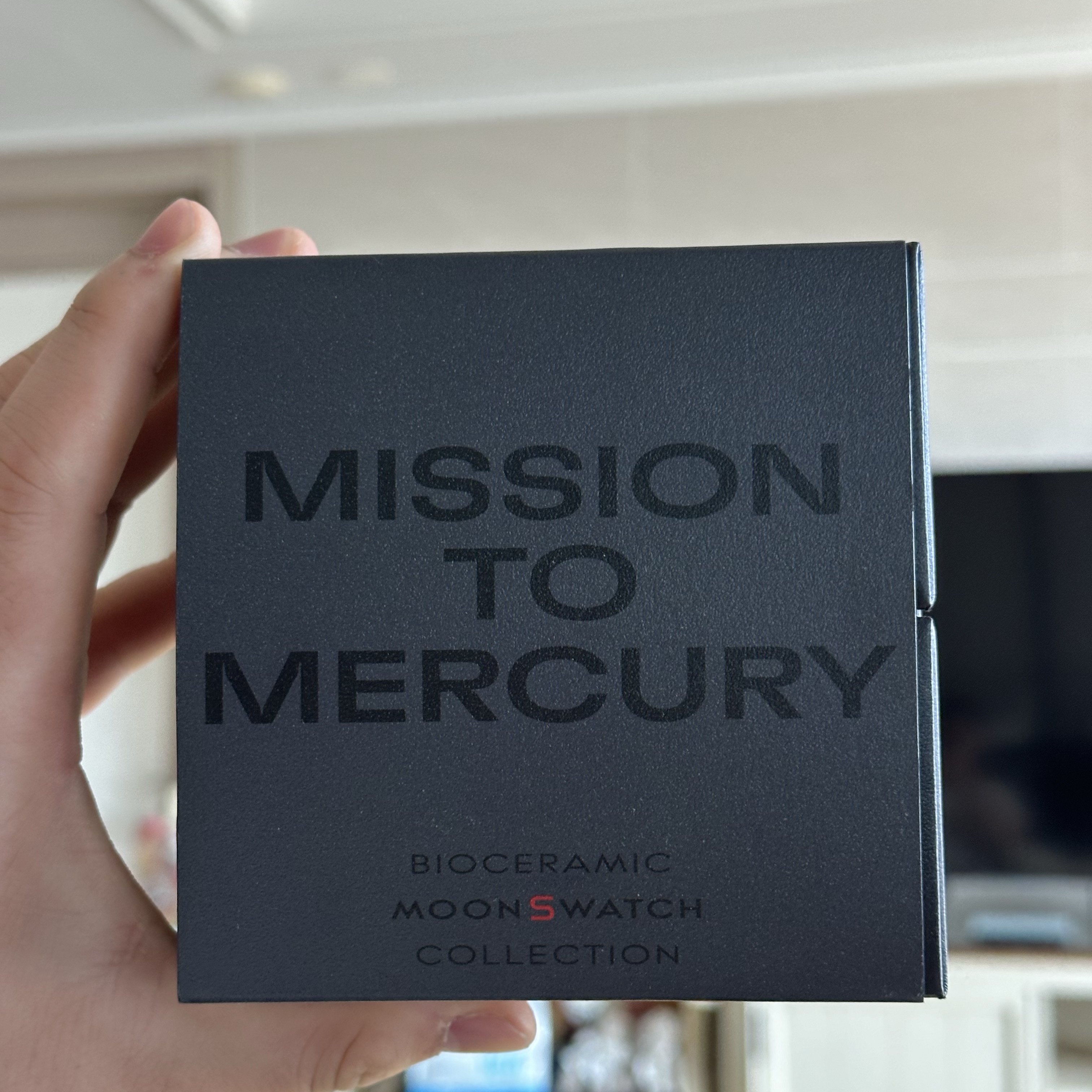 Swatch x Omega Bioceramic MoonSwatch Mission To Mercury 착용 스타일 - 1