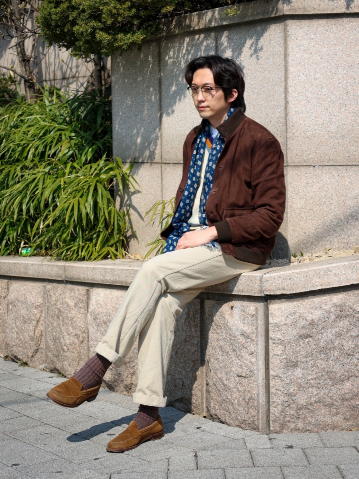 Alden 6243 Suede Unlined Flex Penny Loafer Snuff - D 착용 스타일 - 1