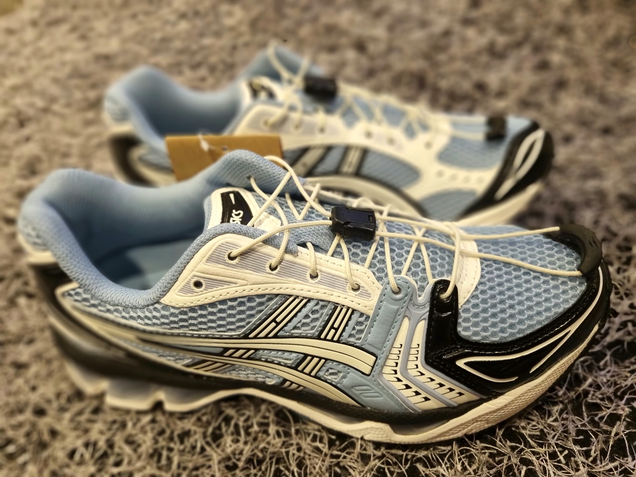 Asics Unlimited Gel-Kayano 14 Mist Cream 착용 스타일 - 4