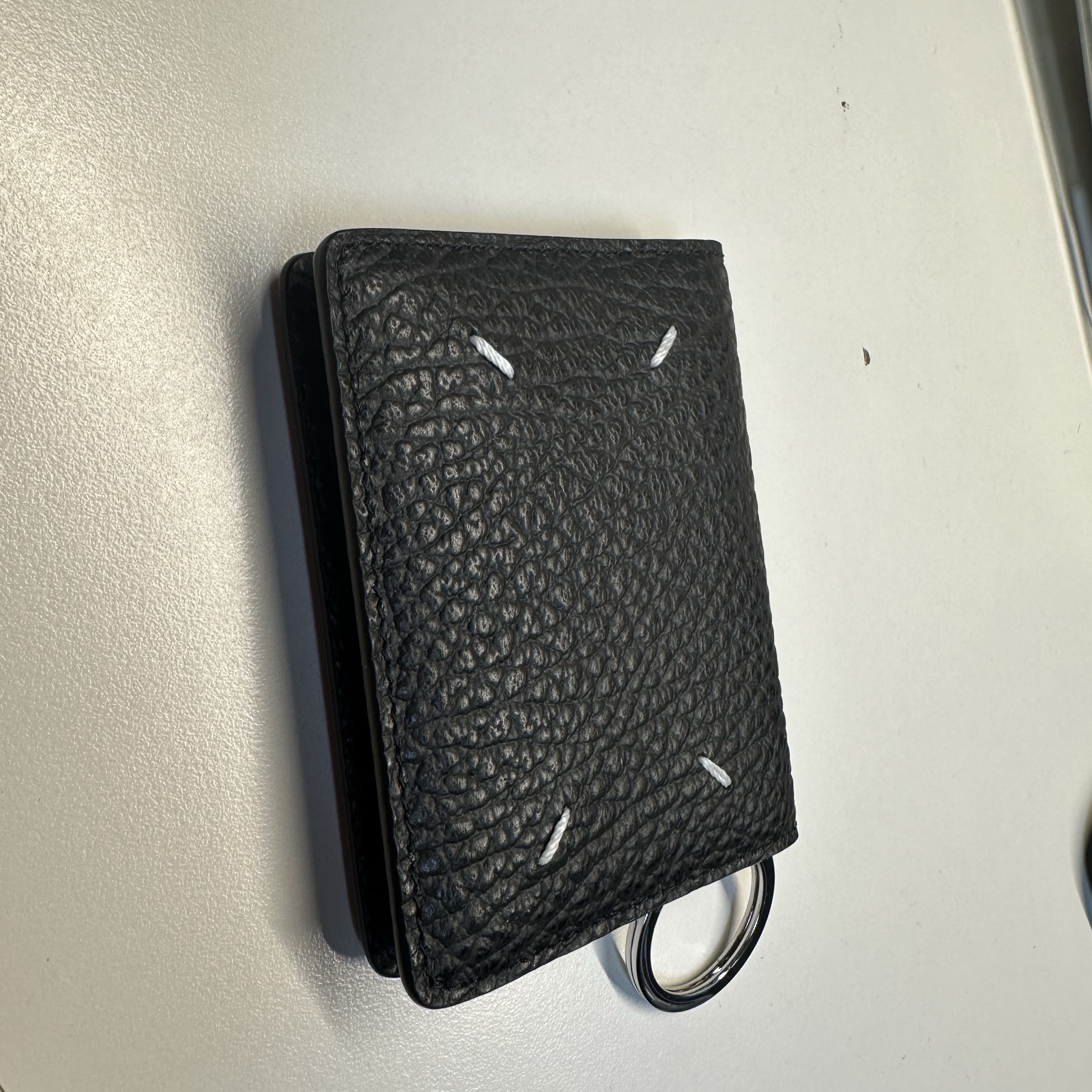 Maison Margiela Keyring Wallet Black 착용 스타일