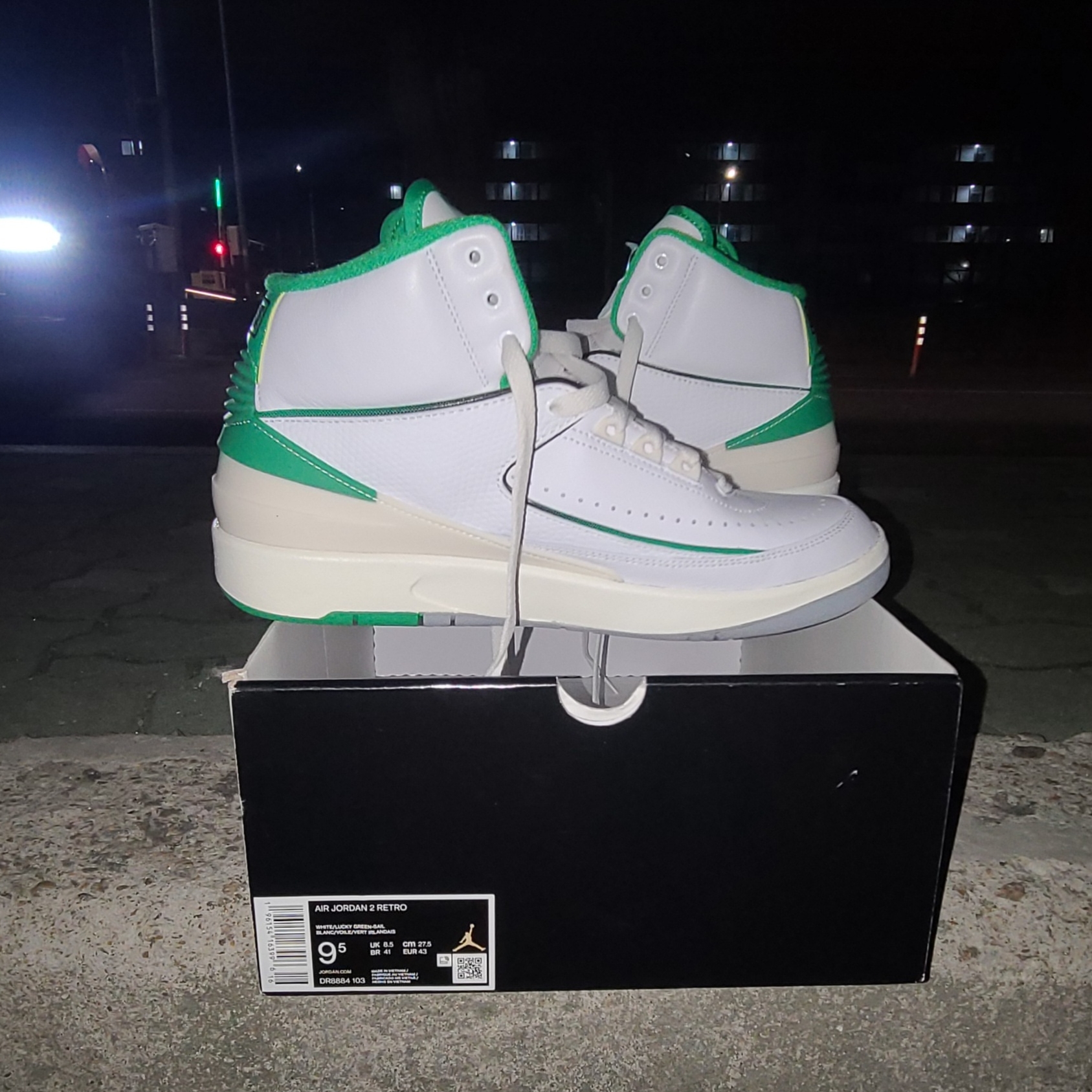 Jordan 2 Retro Lucky Green 착용 스타일 - 3