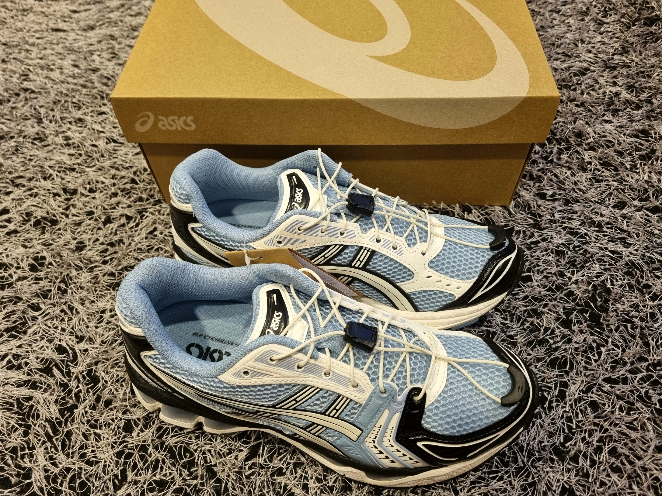 Asics Unlimited Gel-Kayano 14 Mist Cream 착용 스타일 - 8