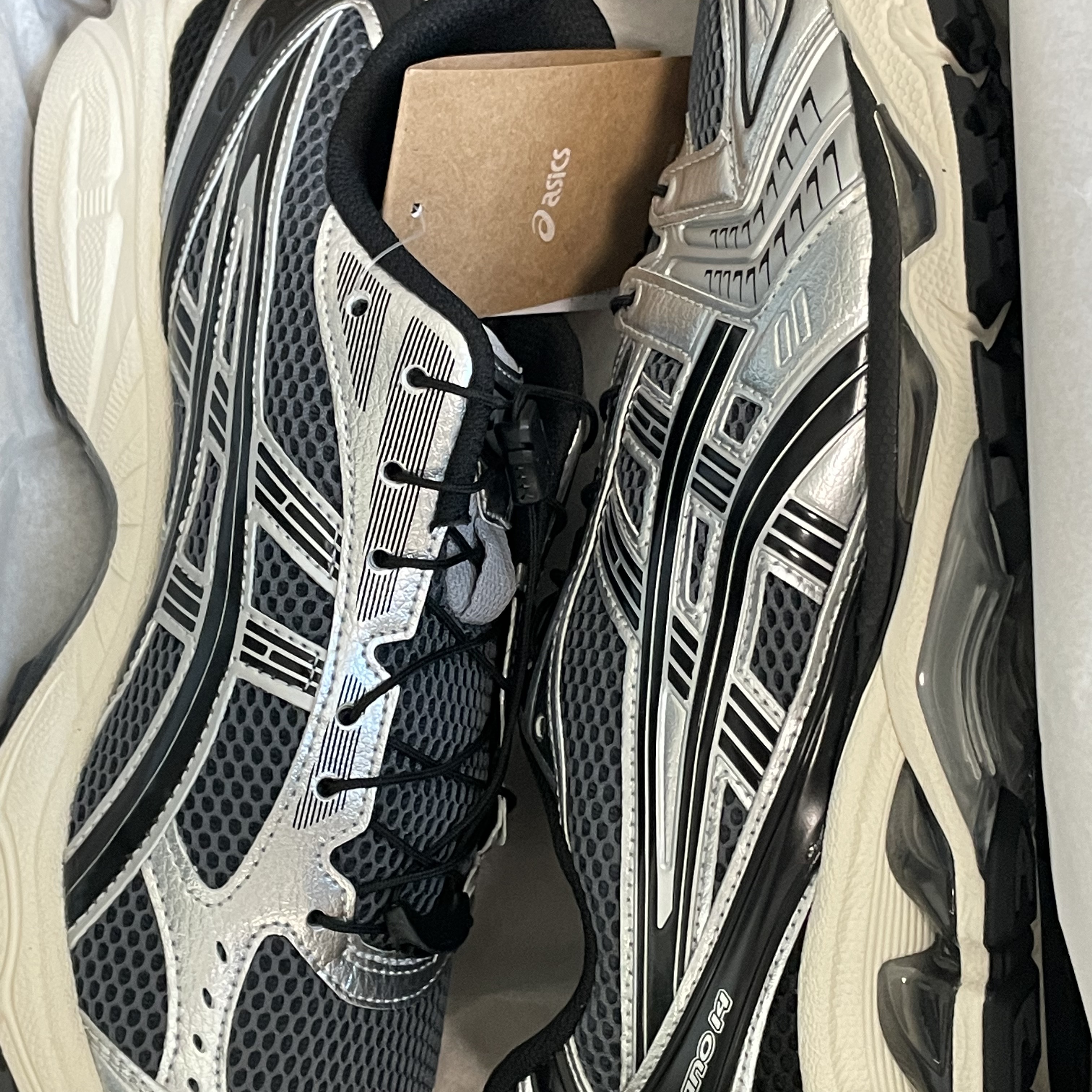 Asics Unlimited Gel-Kayano 14 Carrier Grey Black 착용 스타일 - 2