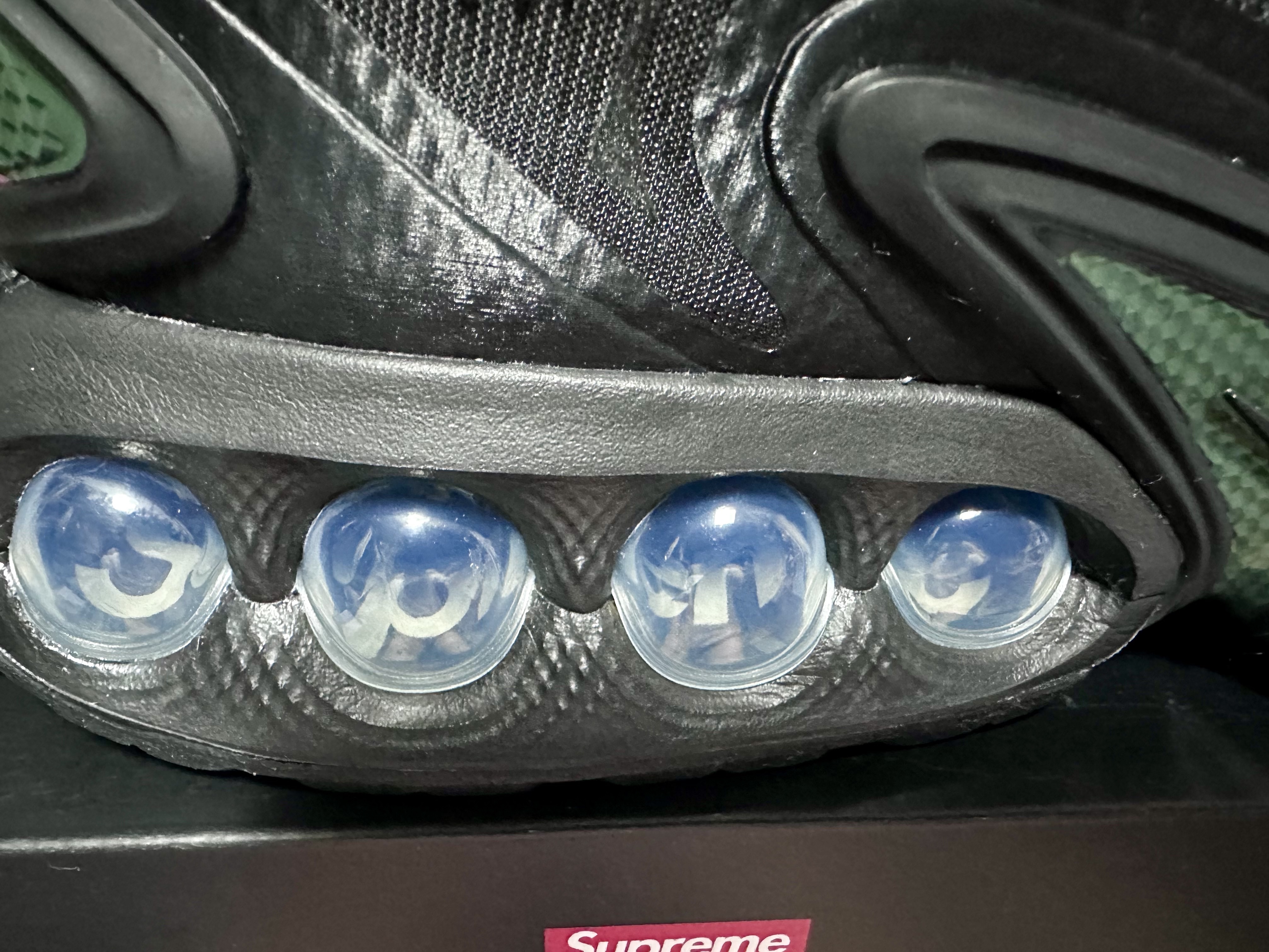 Nike x Supreme Air Max DN SP Black Galactic Jade 착용 스타일 - 2