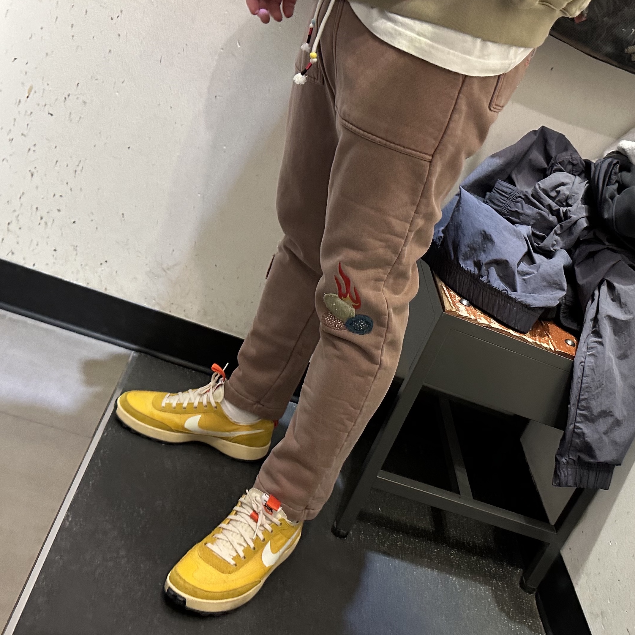 Jordan x Travis Scott Fleece Pants Antique Brown - Asia, Nike x Tom Sachs General Purpose Shoe Archive 착용 스타일