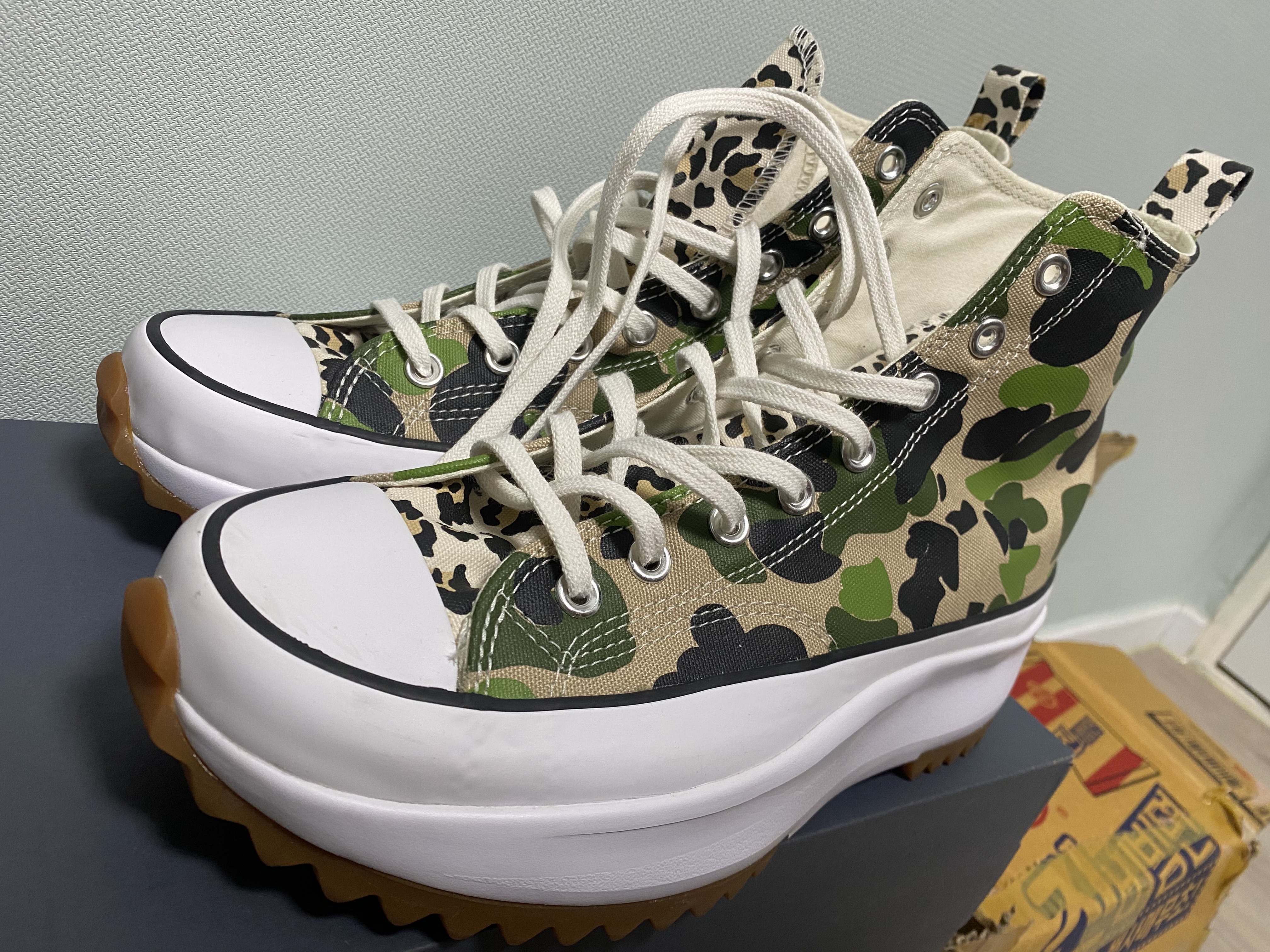 Converse Run Star Hike Hi Camo 착용 스타일 - 1