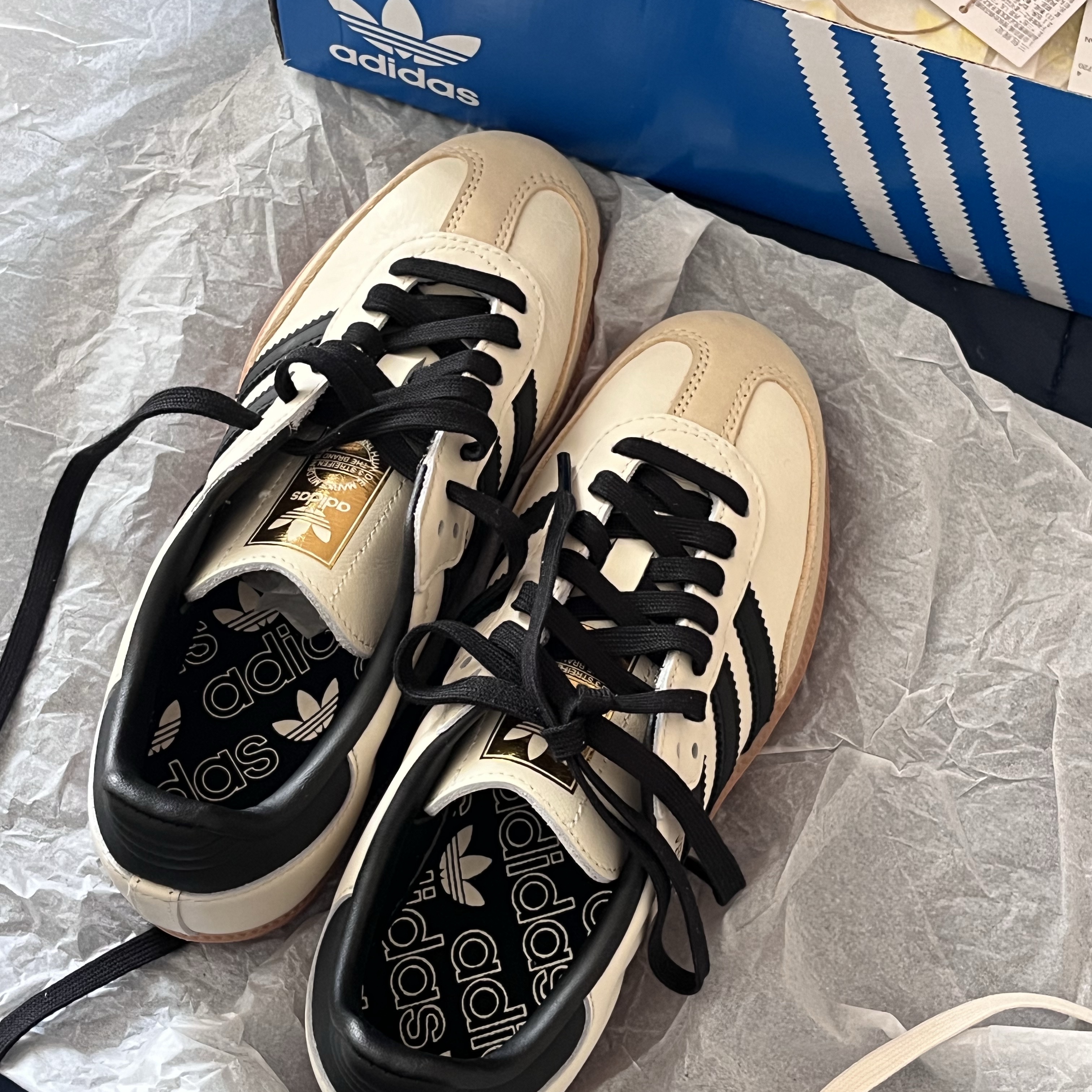 (W) Adidas Samba OG Cream White Core Black 착용 스타일 - 1