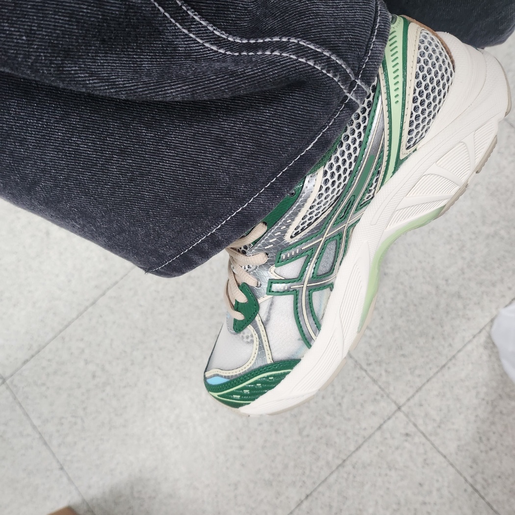 Asics x Above The Clouds GT-2160 Cream Shamrock Green 착용 스타일 - 2