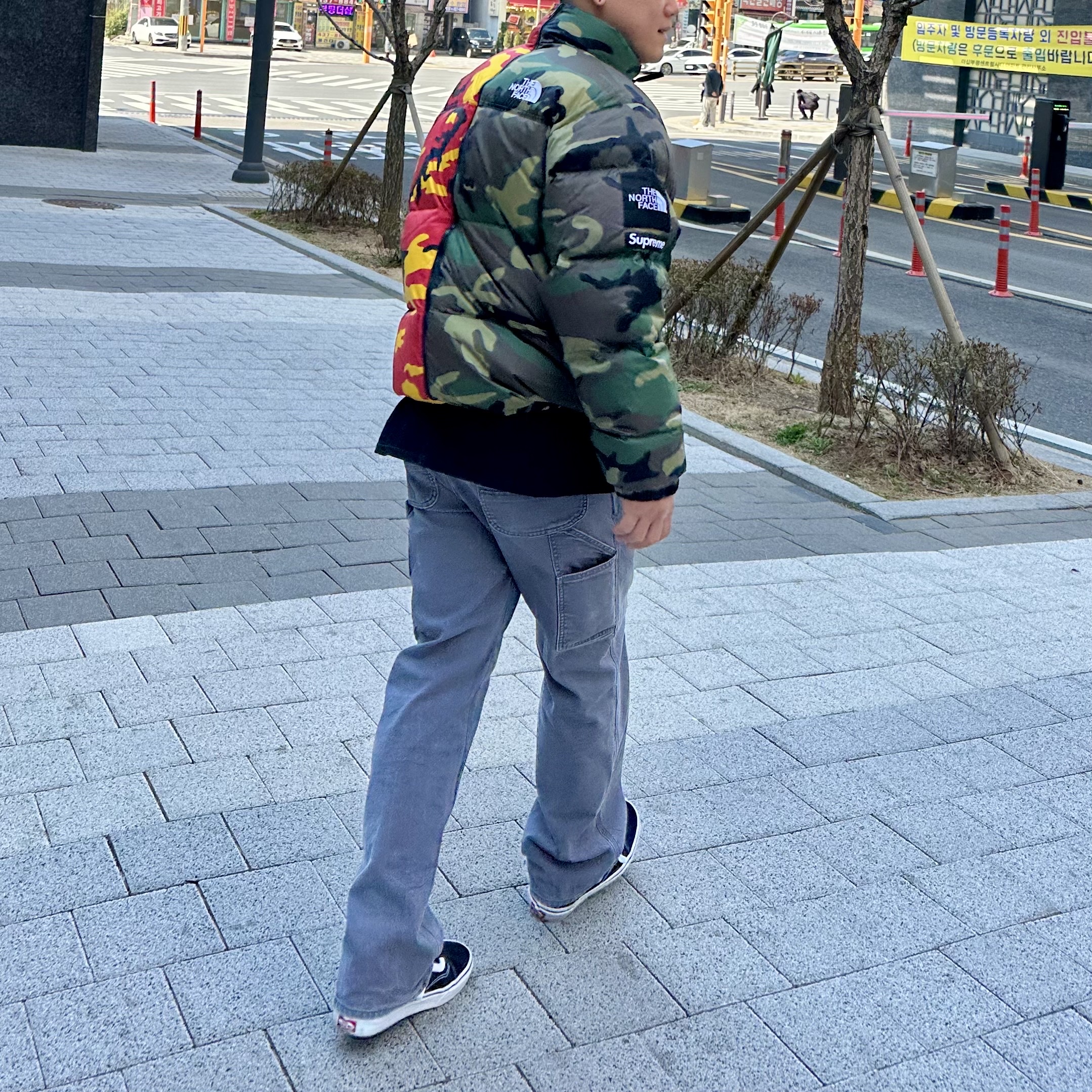 Supreme x The North Face Split Nuptse Jacket Camo - 24SS 착용 스타일 - 2