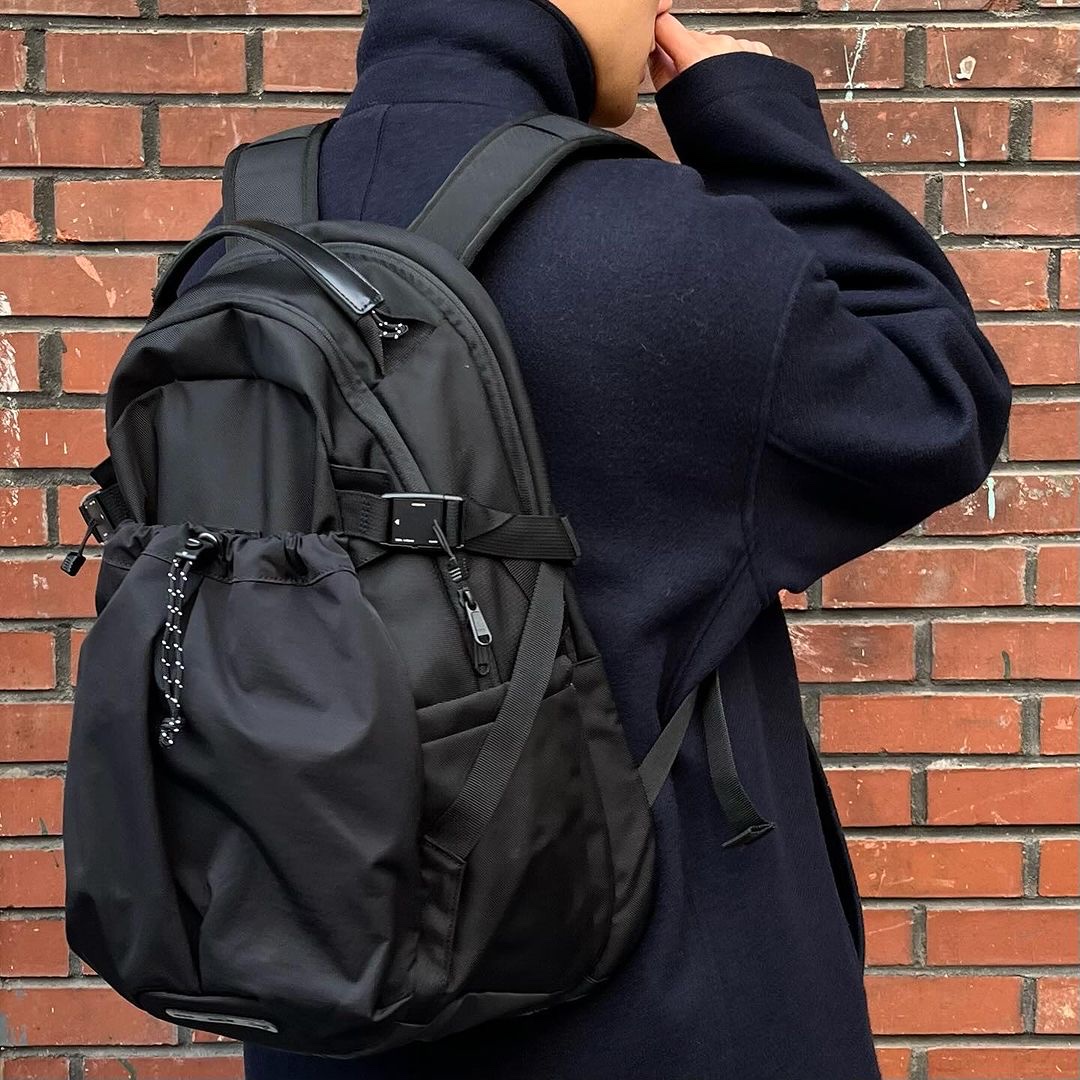 RAWROW Heavy Duty Backpack 811 811 Cream, RAWROW Heavy Duty Backpack 811 Black 착용 스타일 - 3