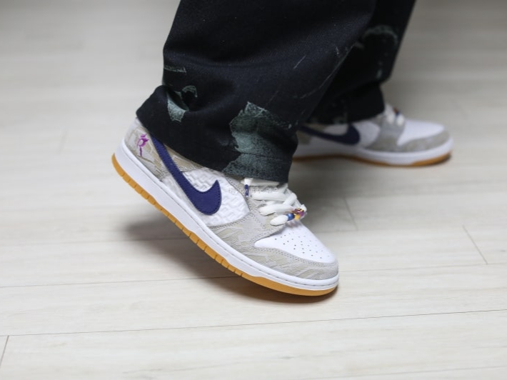 Nike x Rayssa Leal SB Dunk Low PRM Pure Platinum Vivid Purple 착용 스타일