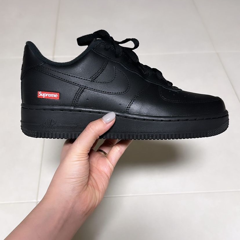 Nike x Supreme Air Force 1 Low Black 착용 스타일