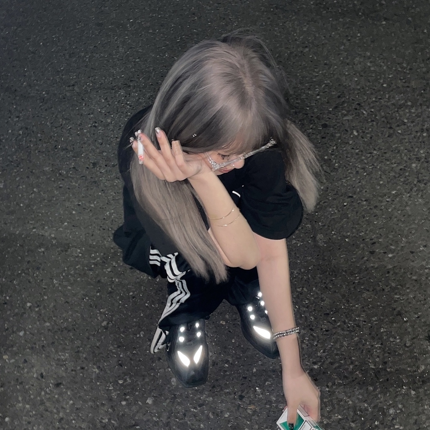 Nike x Martine Rose Shox MR4 Black, Supreme Skeleton T-Shirt Black - 23FW 착용 스타일