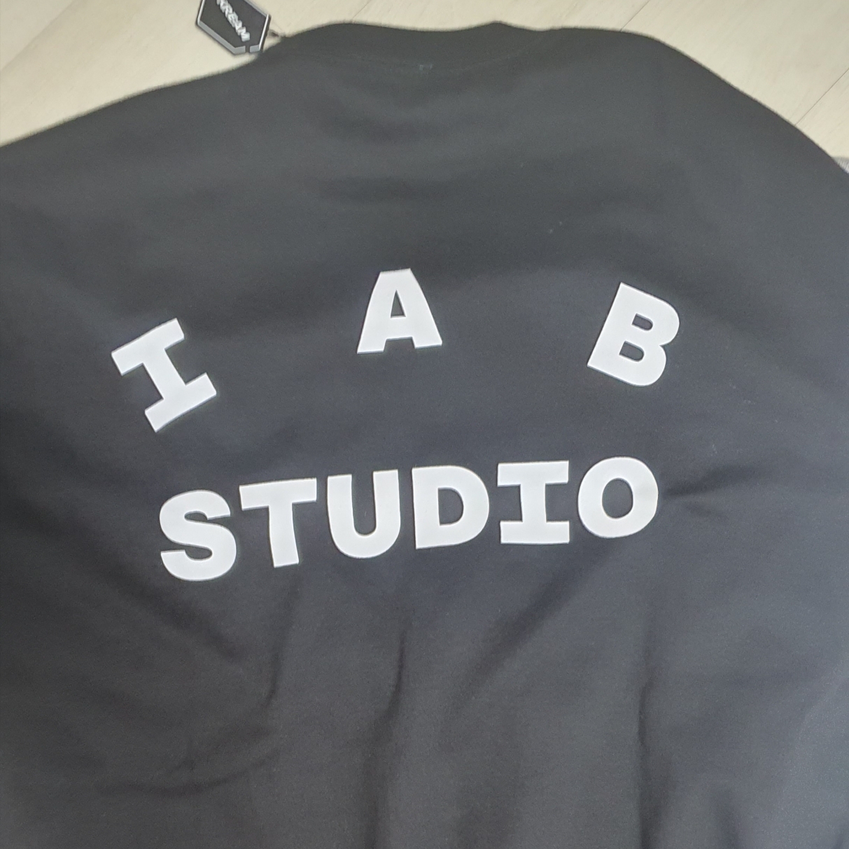 IAB Studio Zip-Up Hoodie Gray - 22FW, IAB Studio 10th Anniversary T-Shirt Black 착용 스타일 - 2