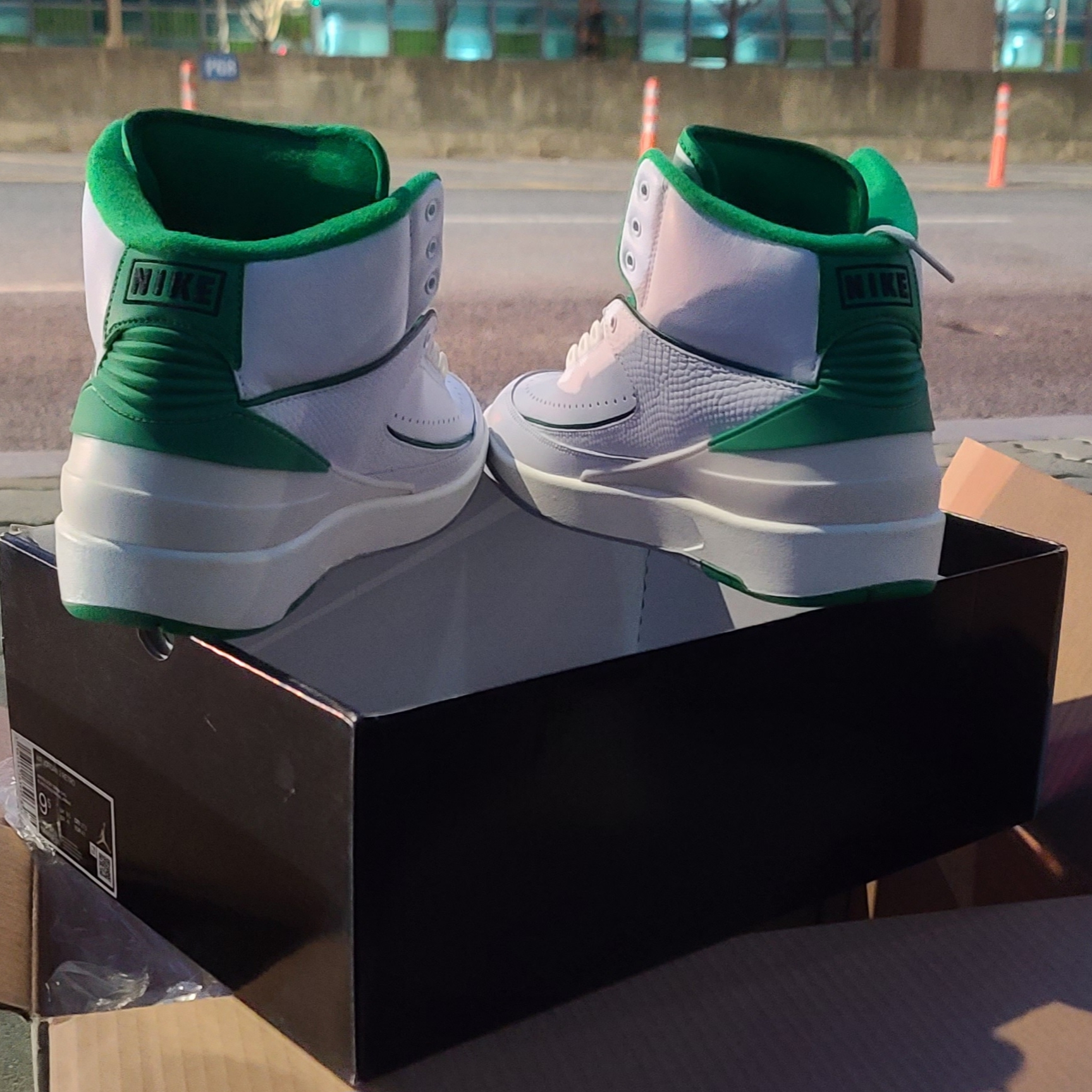 Jordan 2 Retro Lucky Green 착용 스타일 - 6