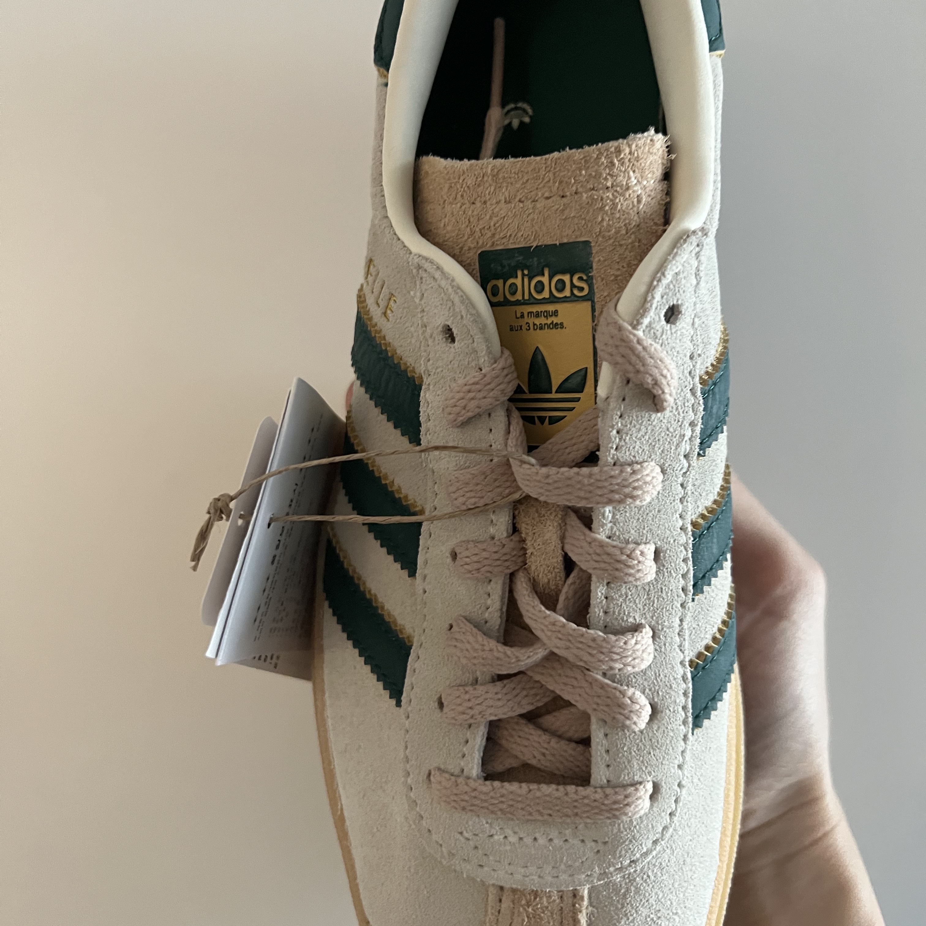 (W) Adidas Gazelle Bold Cream White Collegiate Green 착용 스타일 - 3