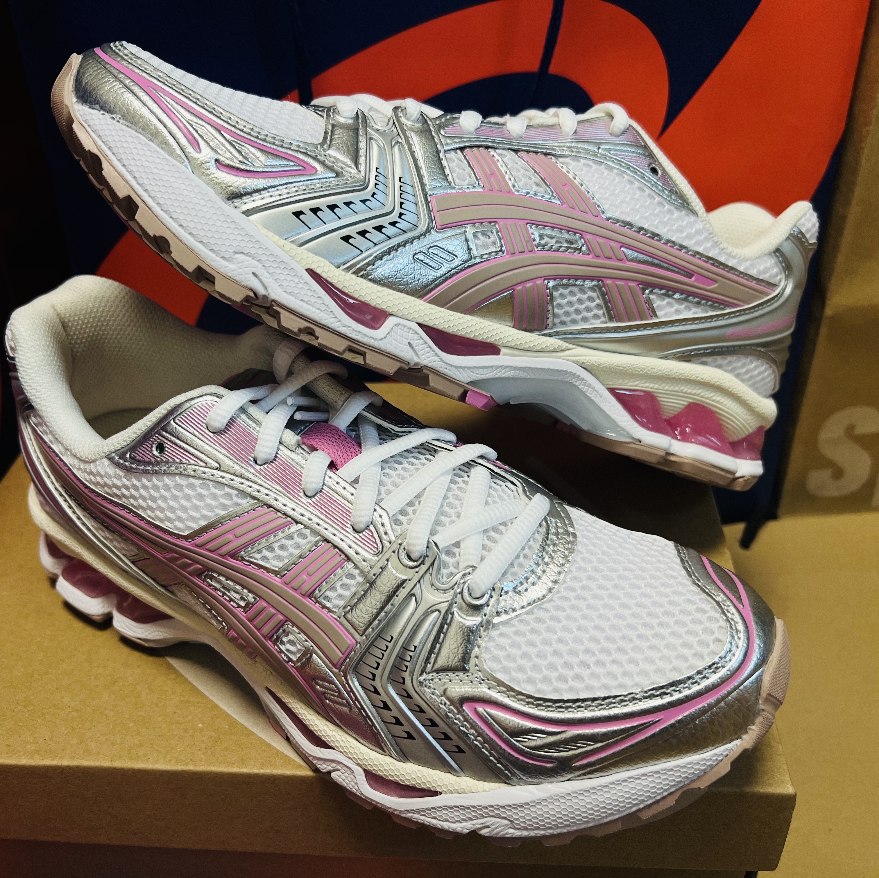 Asics Unlimited Gel-Kayano 14 White Fawn 착용 스타일 - 1
