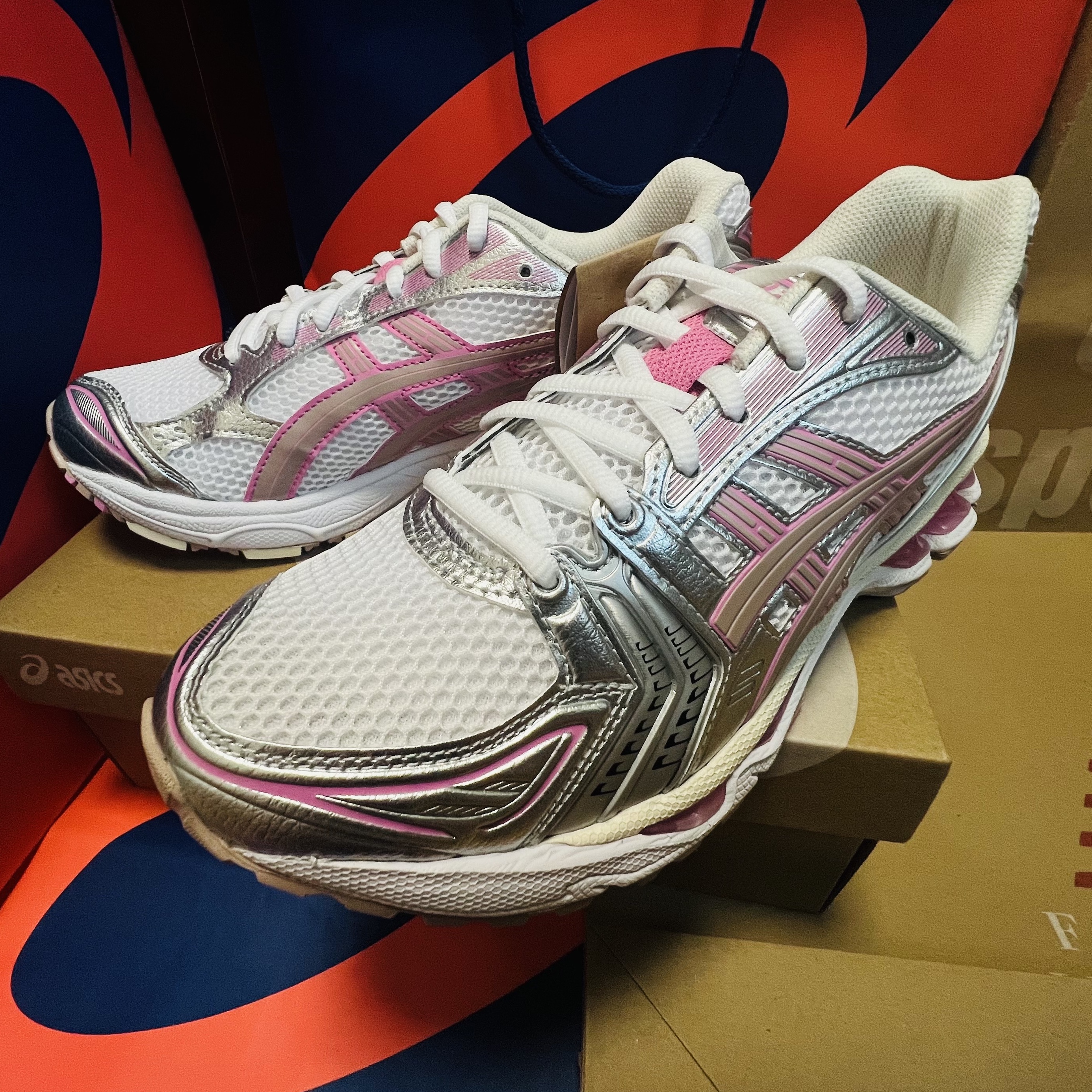 Asics Unlimited Gel-Kayano 14 White Fawn 착용 스타일 - 2