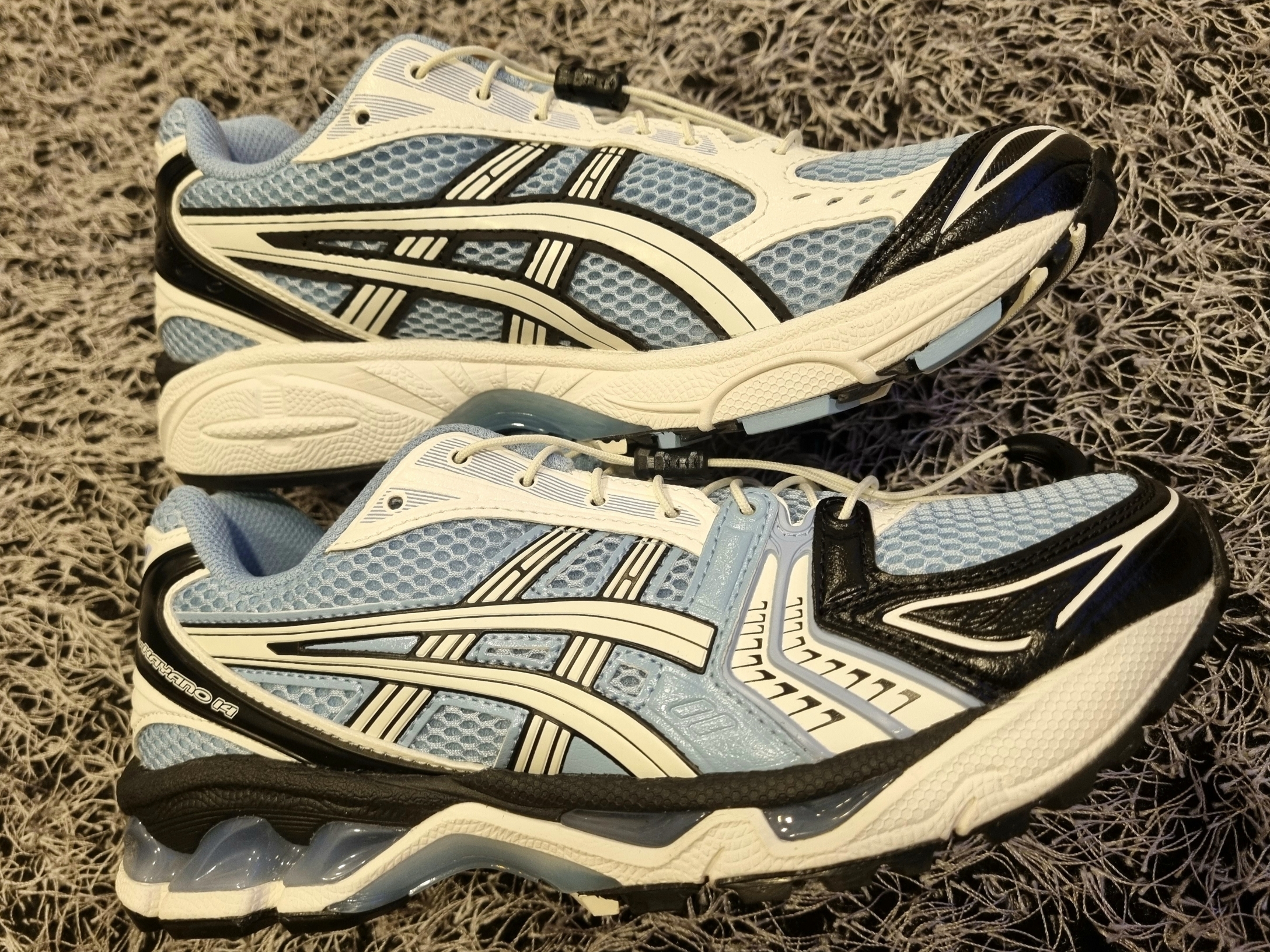 Asics Unlimited Gel-Kayano 14 Mist Cream 착용 스타일 - 3