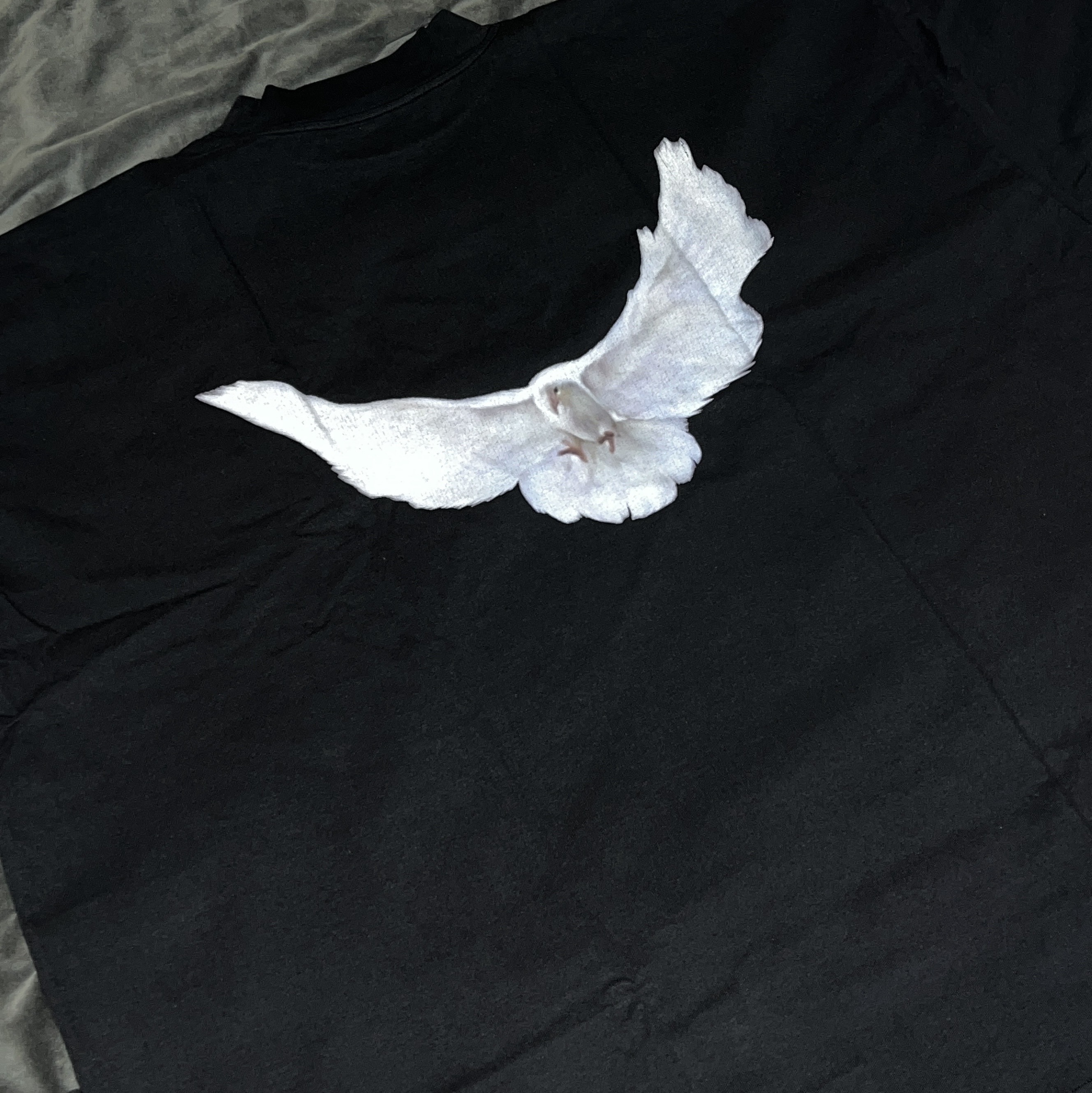 Yeezy Gap Engineered By Balenciaga Dove 3/4 Sleeve T-Shirt Black 착용 스타일
