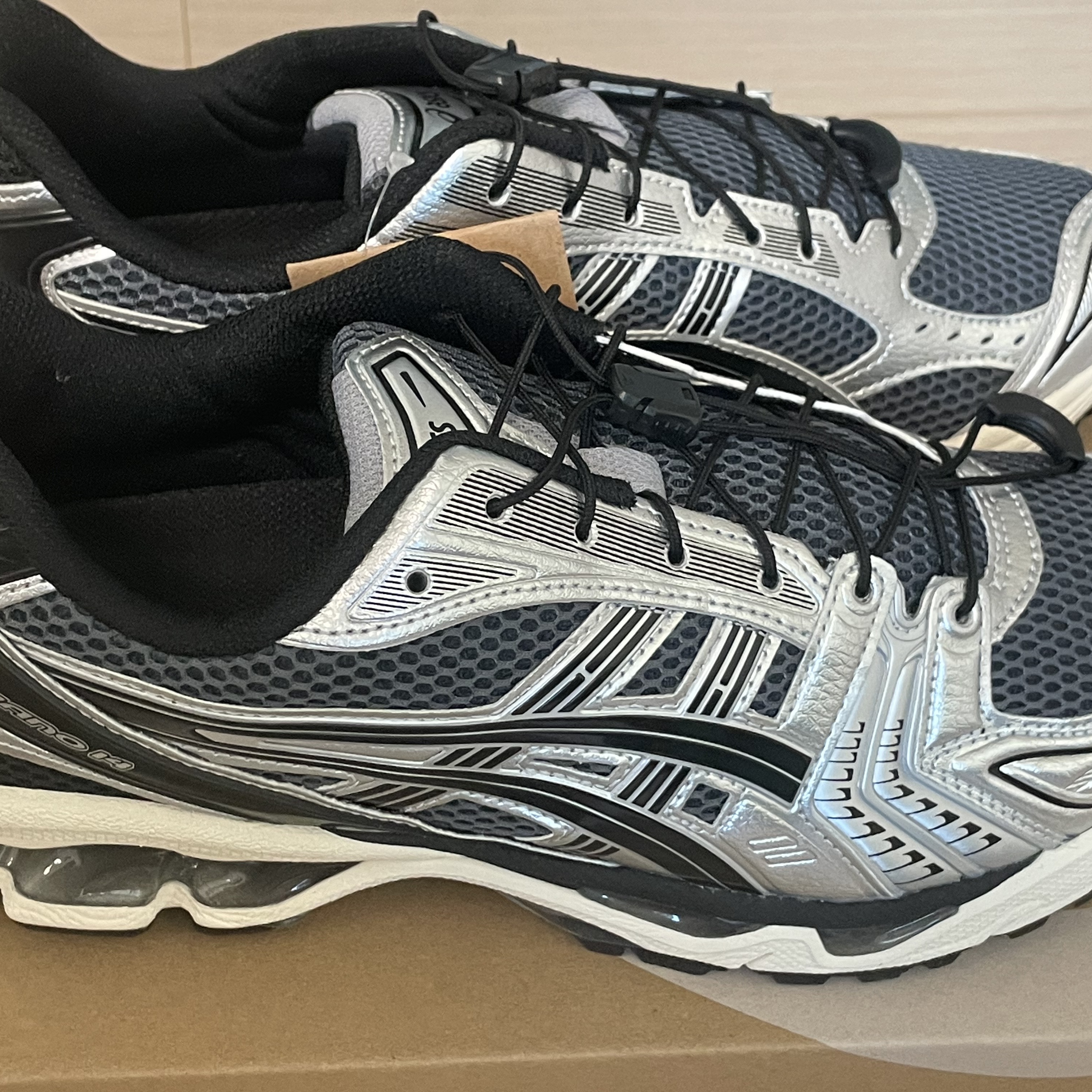 Asics Unlimited Gel-Kayano 14 Carrier Grey Black 착용 스타일 - 3