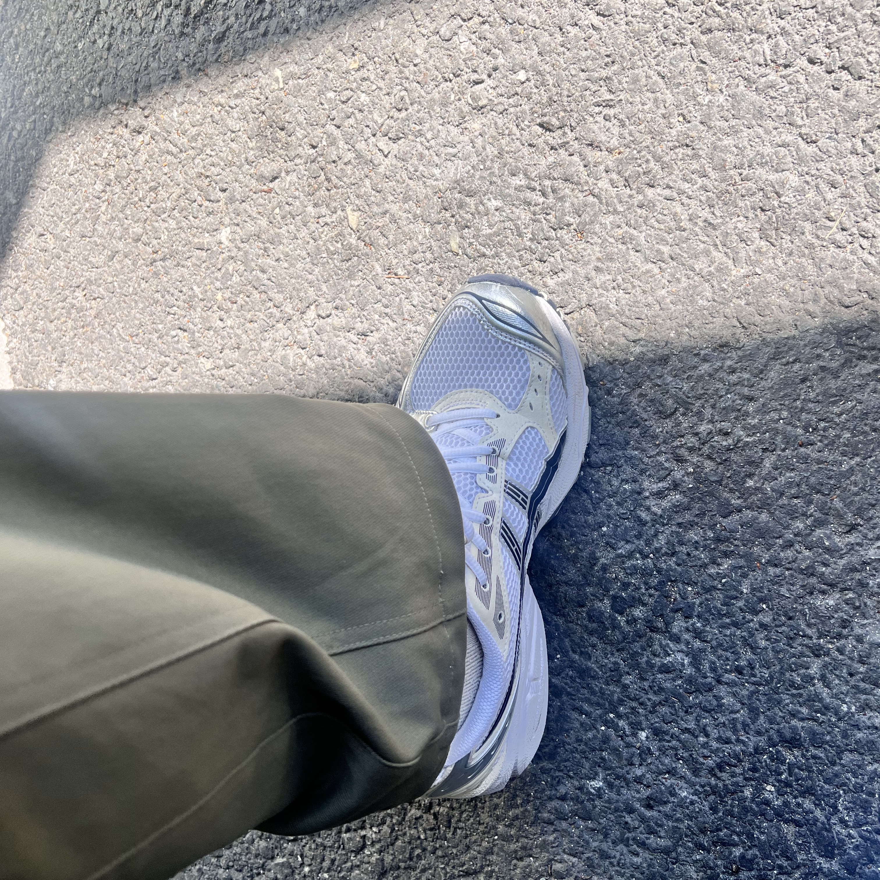 (W) Asics Gel-Kayano 14 White Midnight 착용 스타일