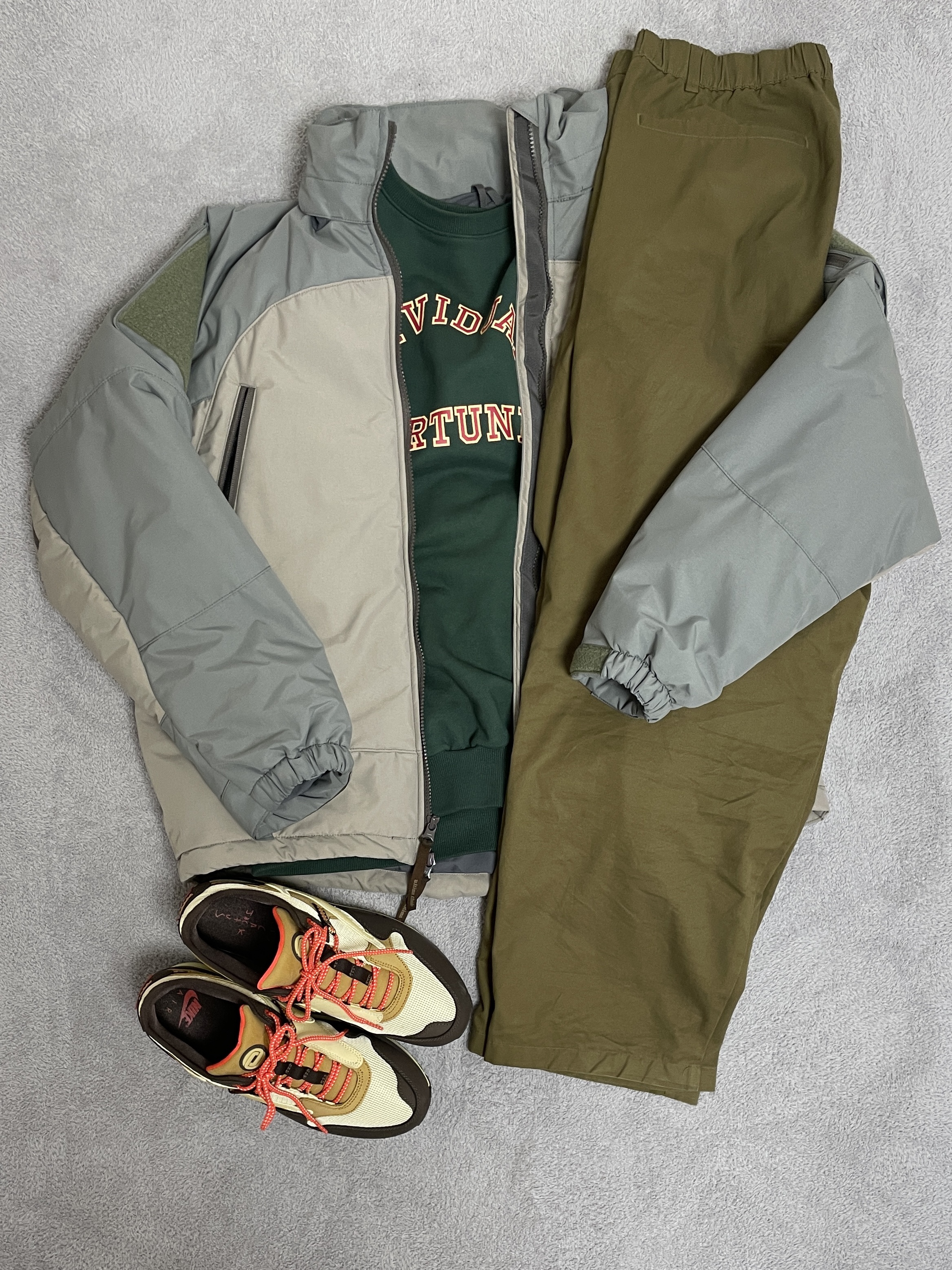 Nike x Travis Scott Air Max 1 Cact.us Brown 착용 스타일 - 3