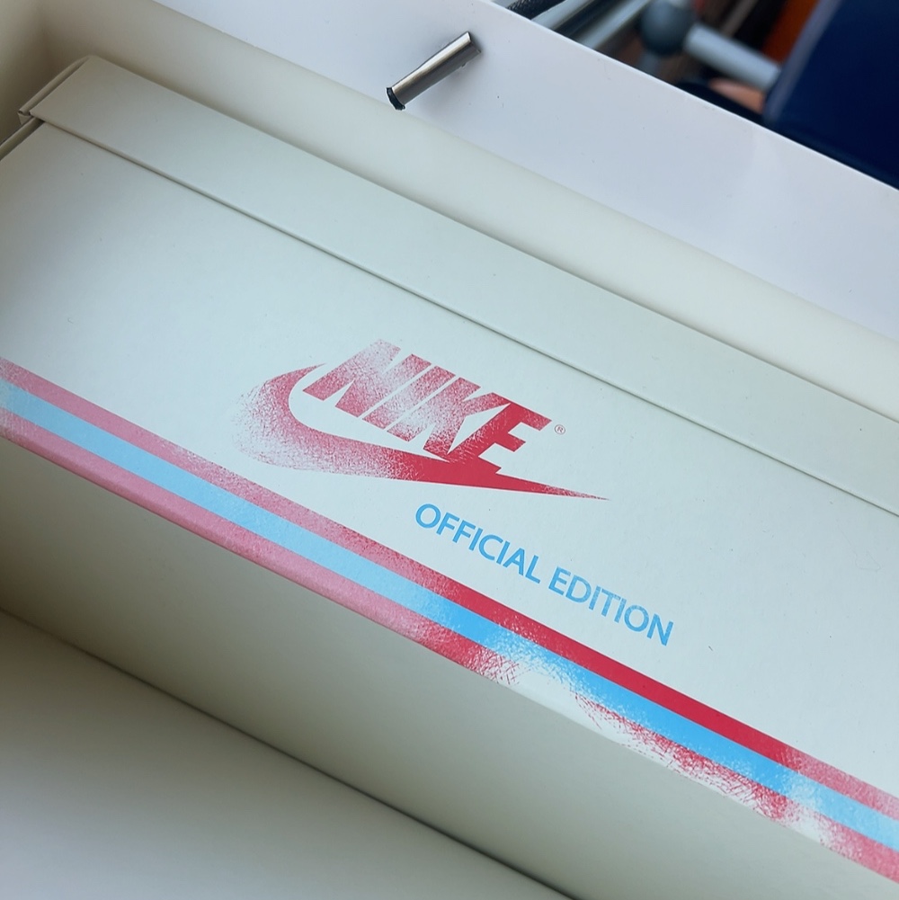 Jordan 1 x Trophy Room Retro Low OG SP Sail Varsity Red 착용 스타일 - 6