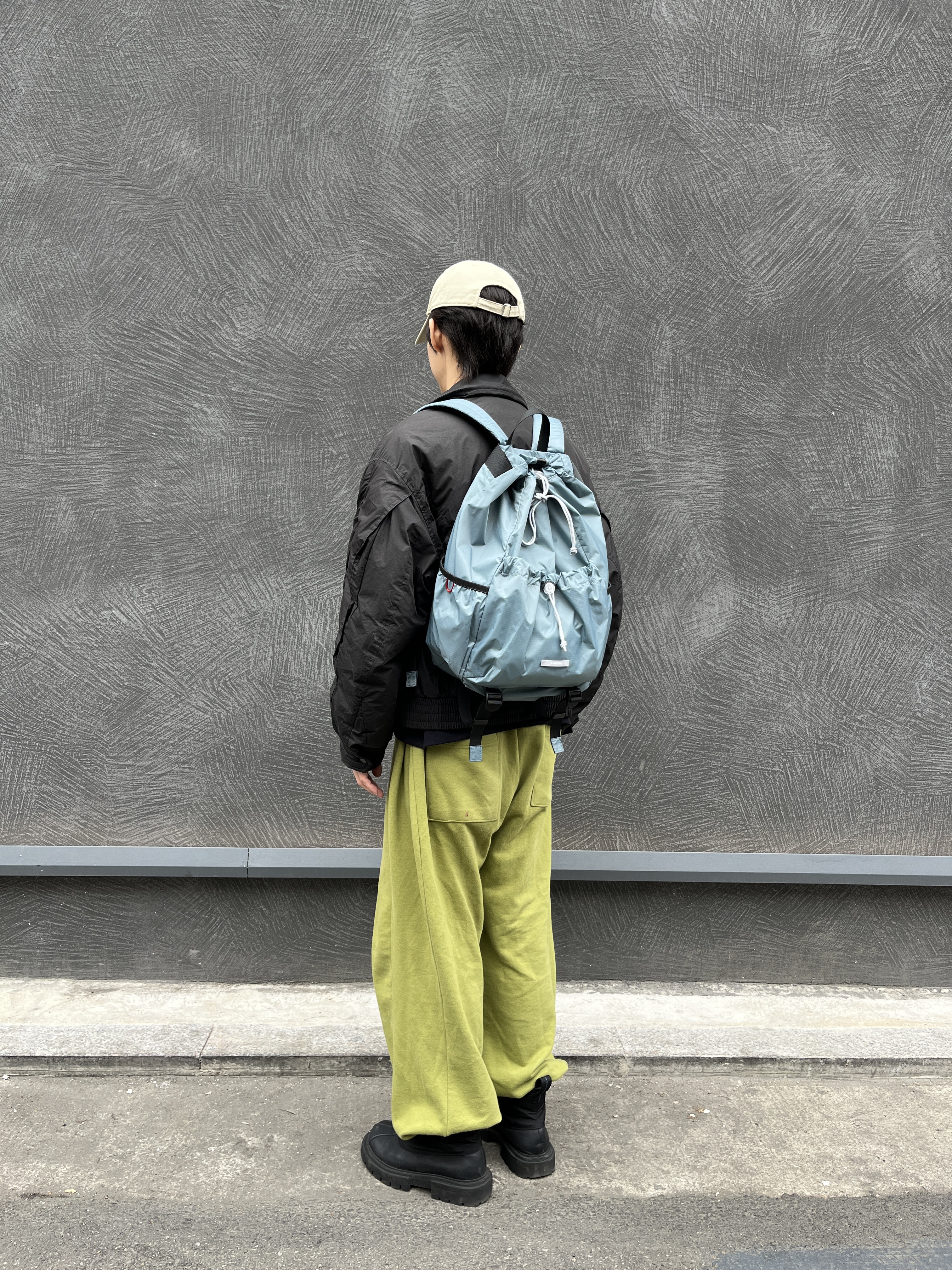 RAWROW Travel String Backpack Mini 720 Olive & Sage Blue, RAWROW Travel String Shoulder Bag S 720 Olive 착용 스타일 - 3