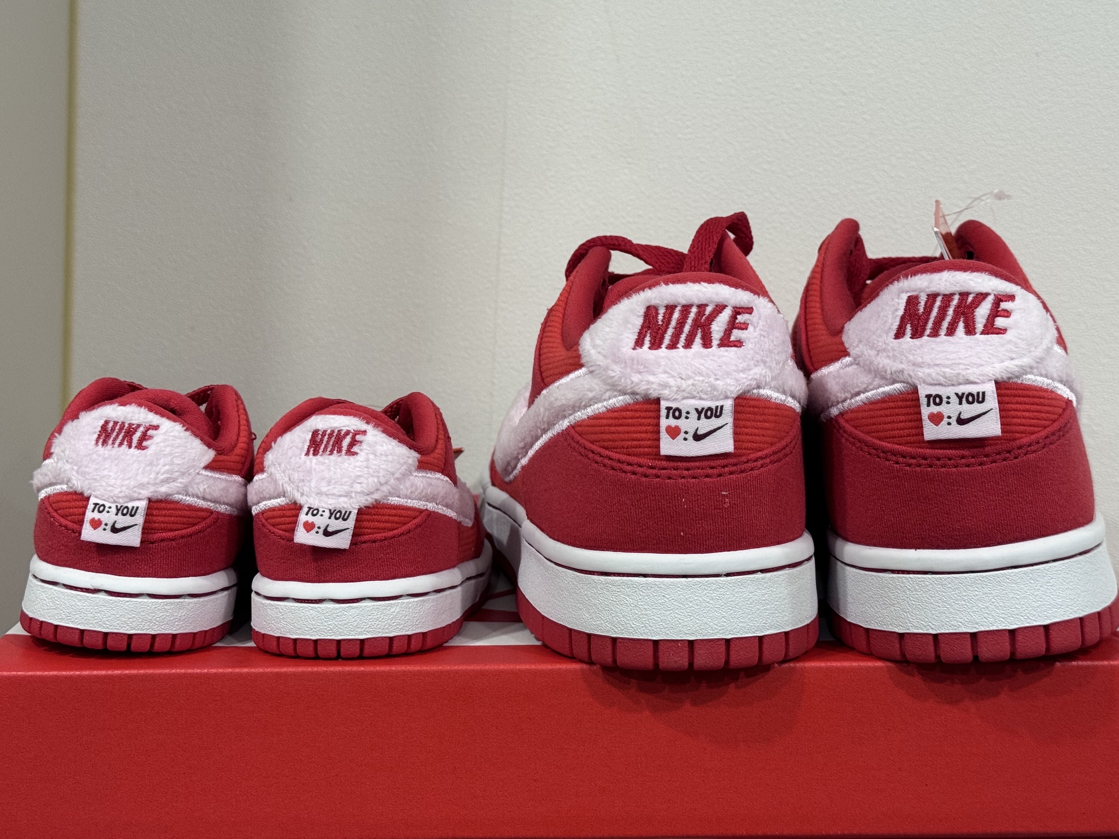 (GS) Nike Dunk Low Valentine Day Fire Red 착용 스타일 - 3