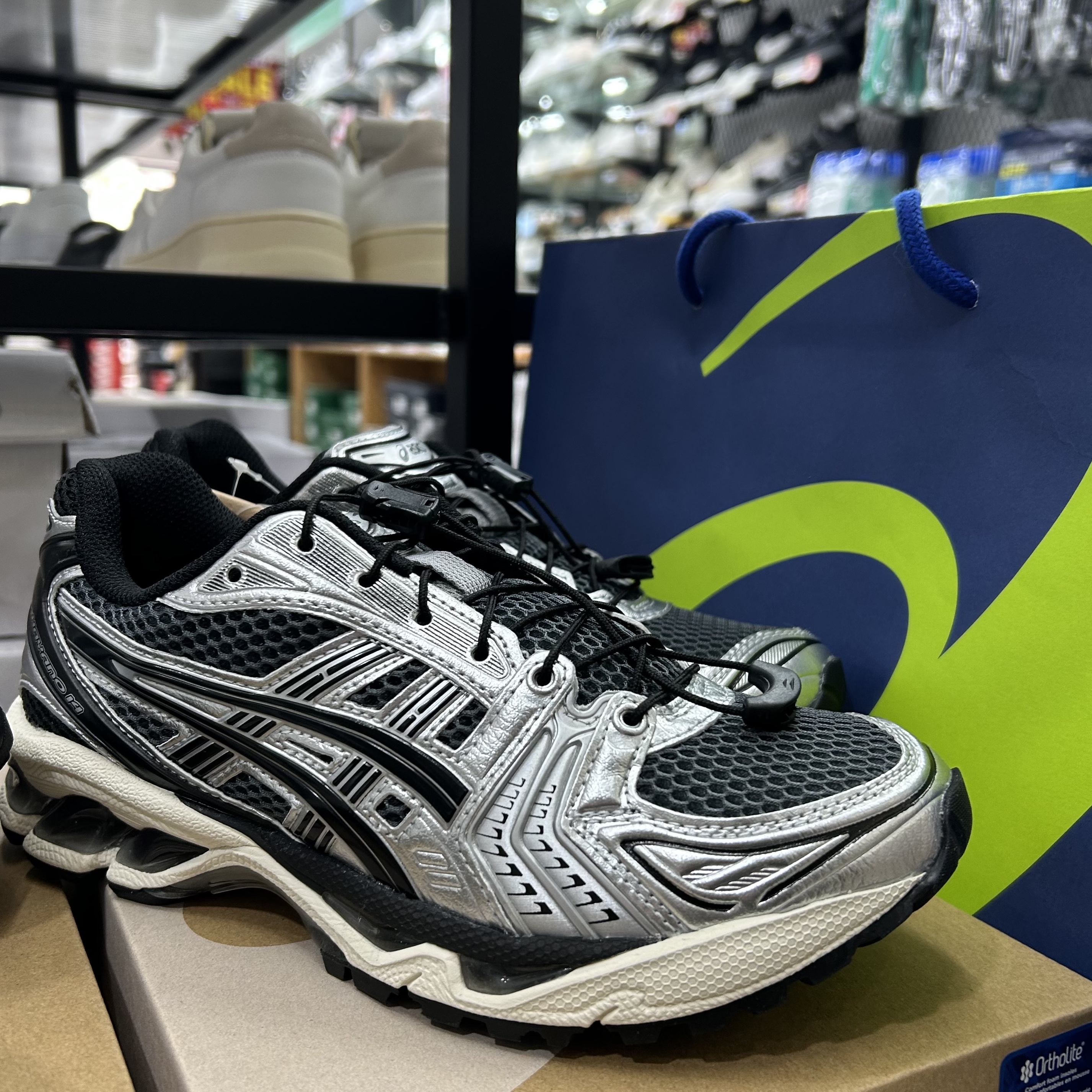 Asics Unlimited Gel-Kayano 14 Carrier Grey Black 착용 스타일 - 1