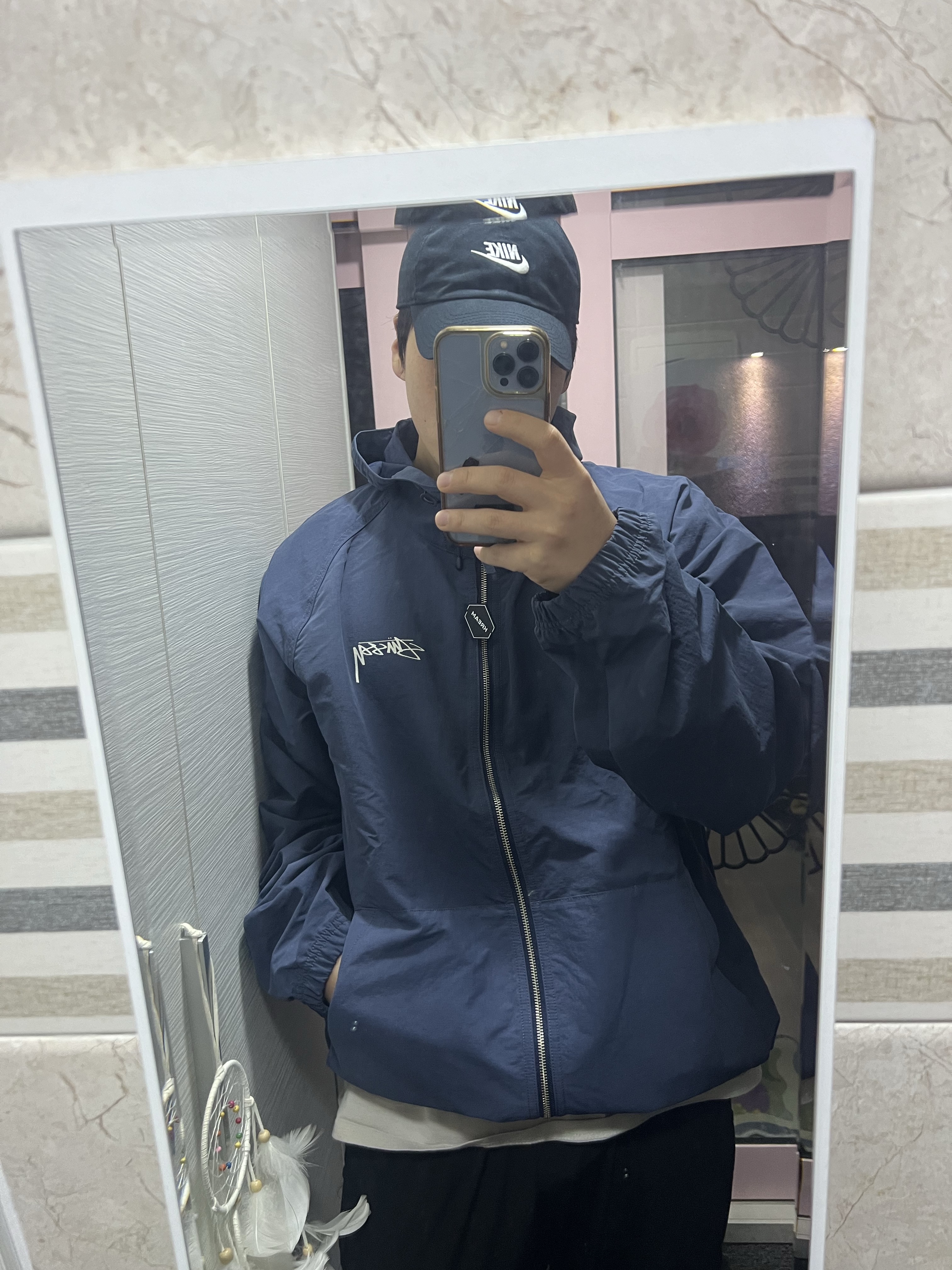 Stussy Wave Dye Beach Shell Jacket Navy 착용 스타일 - 1